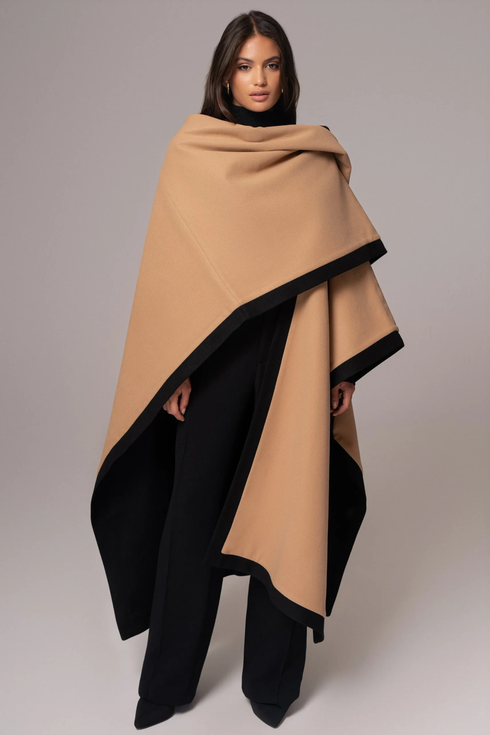 beige_park_city_reversibl_1.webp JLUXLABEL Beige Park City Reversible Shawl