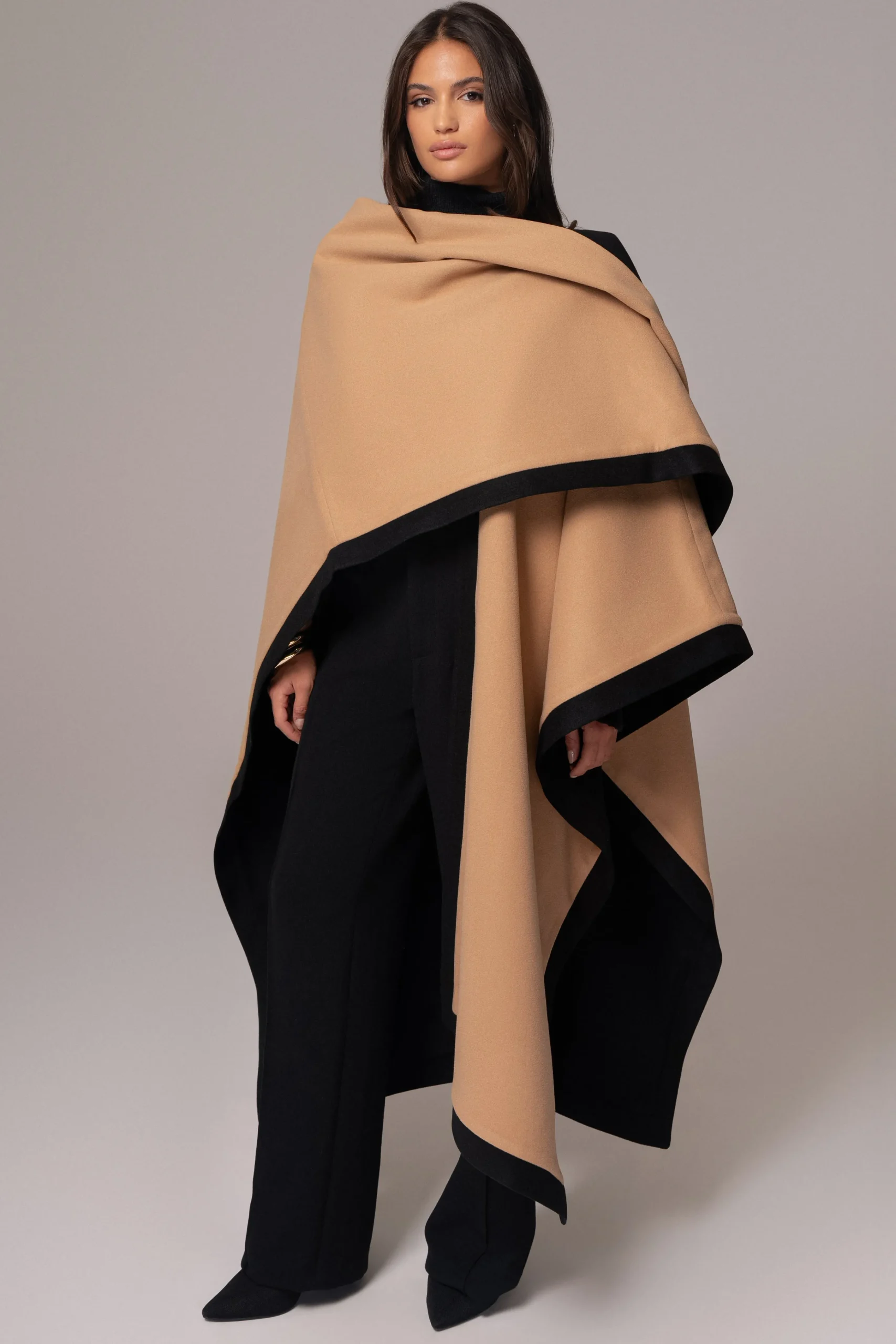 beige_park_city_reversibl_11.webp JLUXLABEL Beige Park City Reversible Shawl