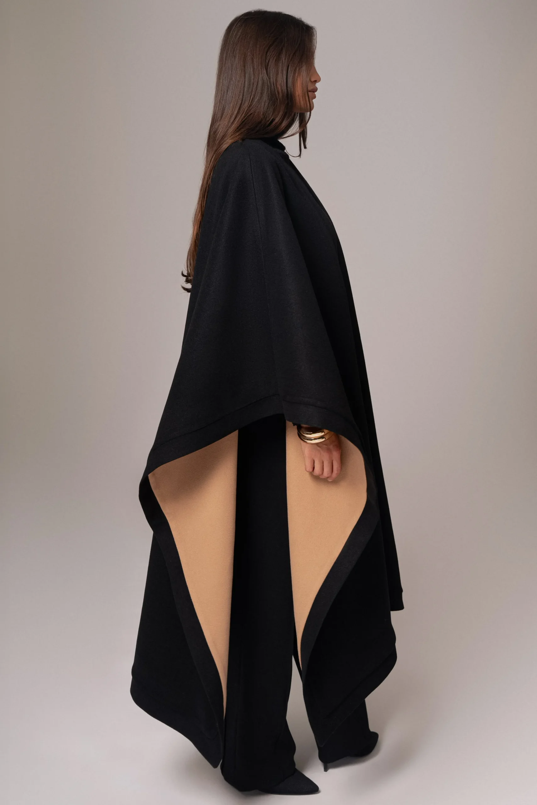 beige_park_city_reversibl_17.webp JLUXLABEL Beige Park City Reversible Shawl