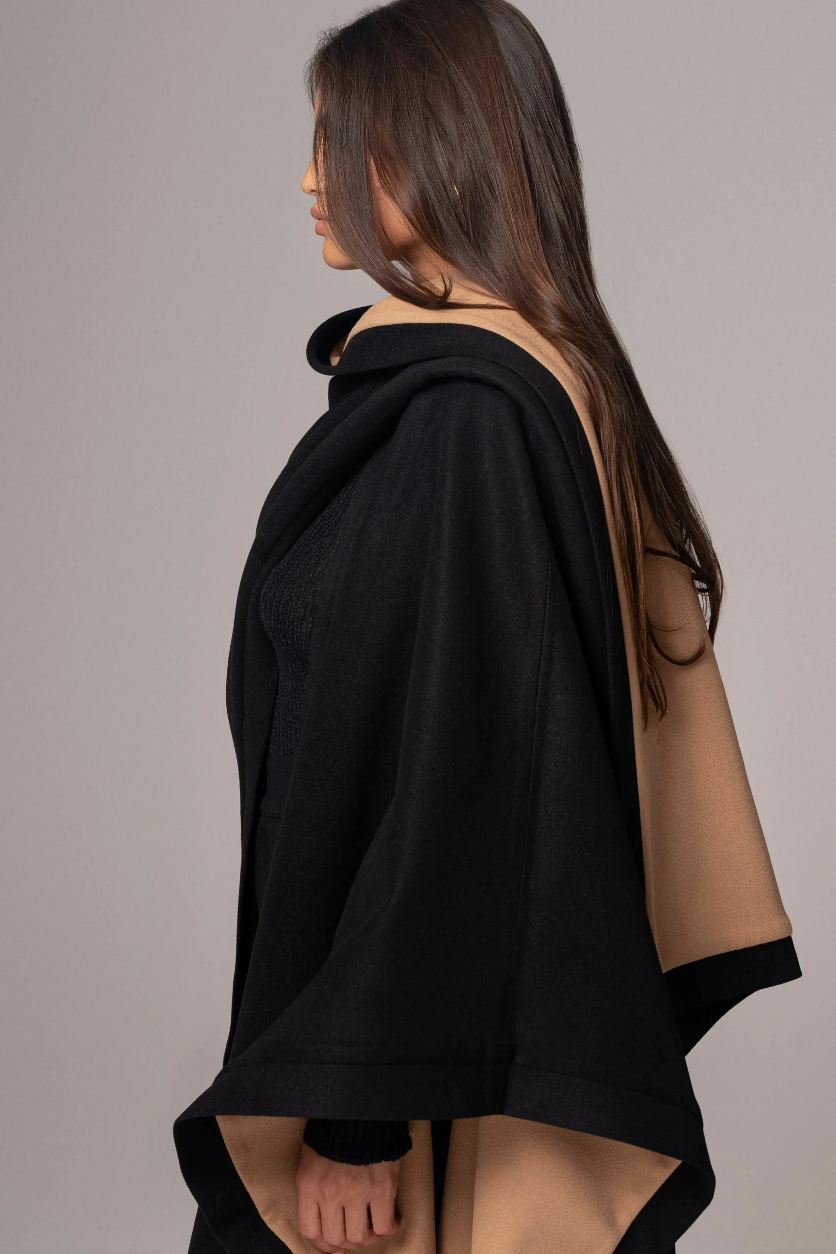 beige_park_city_reversibl_21.webp JLUXLABEL Beige Park City Reversible Shawl