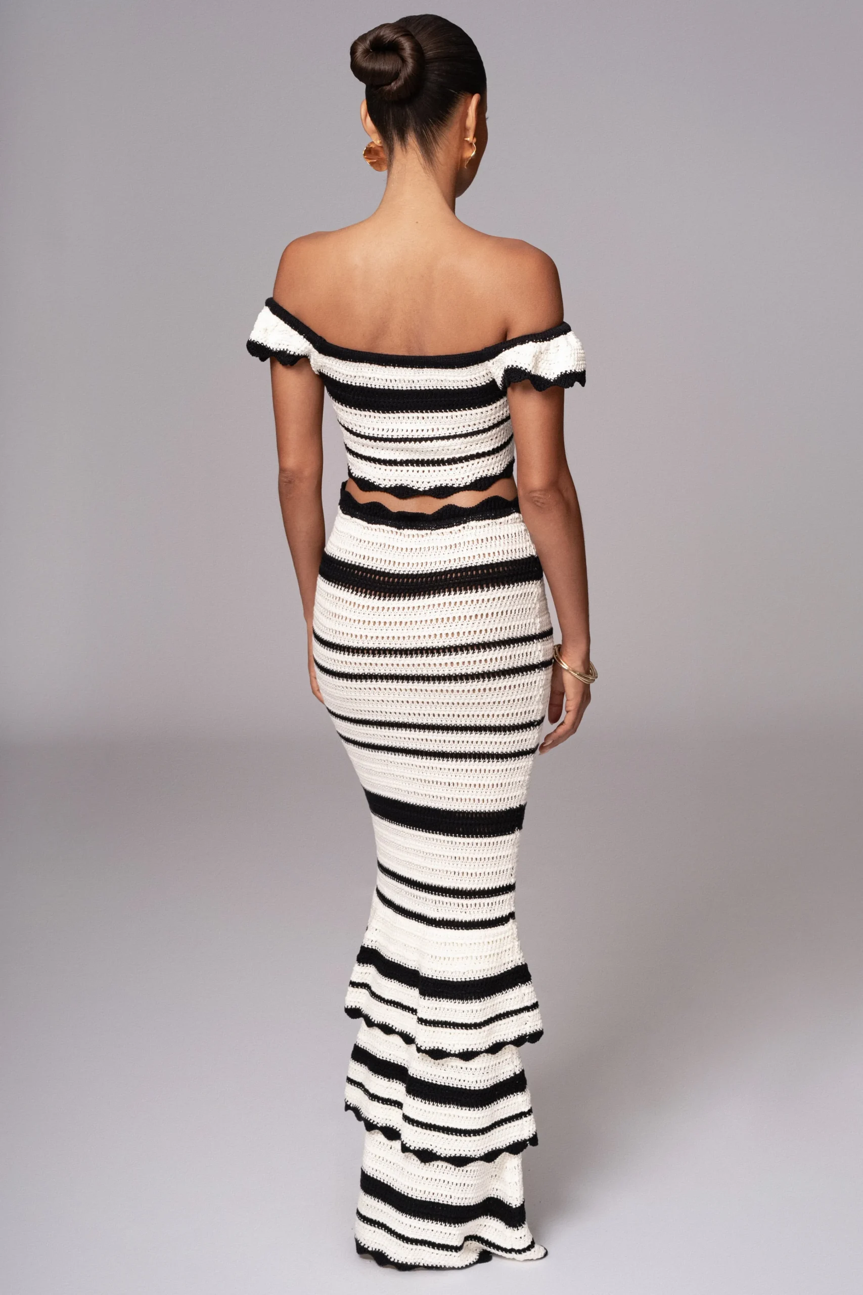 black_corazon_ruffle_skir_17.webp JLUXLABEL Black Corazon Ruffle Skirt Set