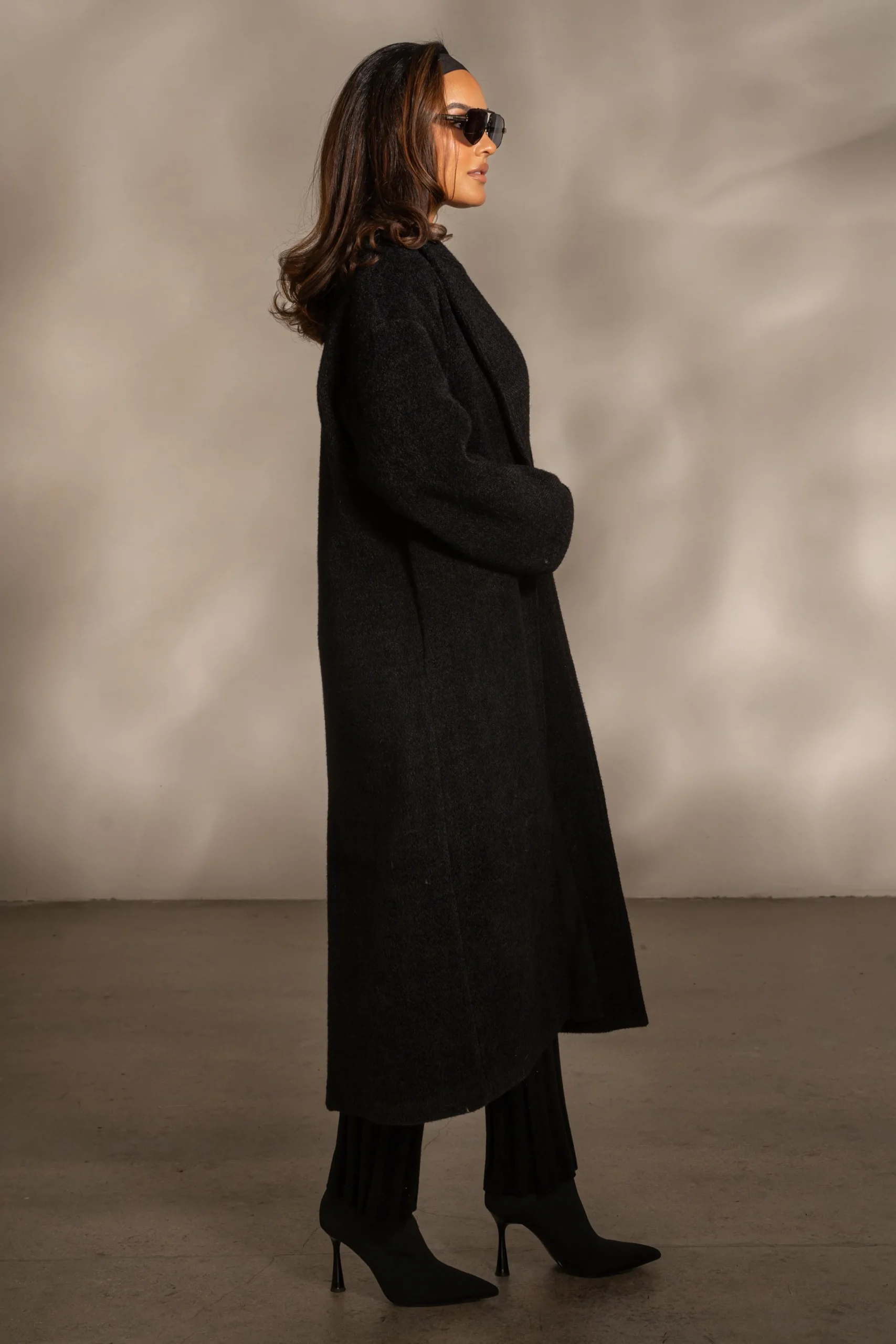 black_dion_oversized_coat_4.webp JLUXLABEL Black Dion Oversized Coat