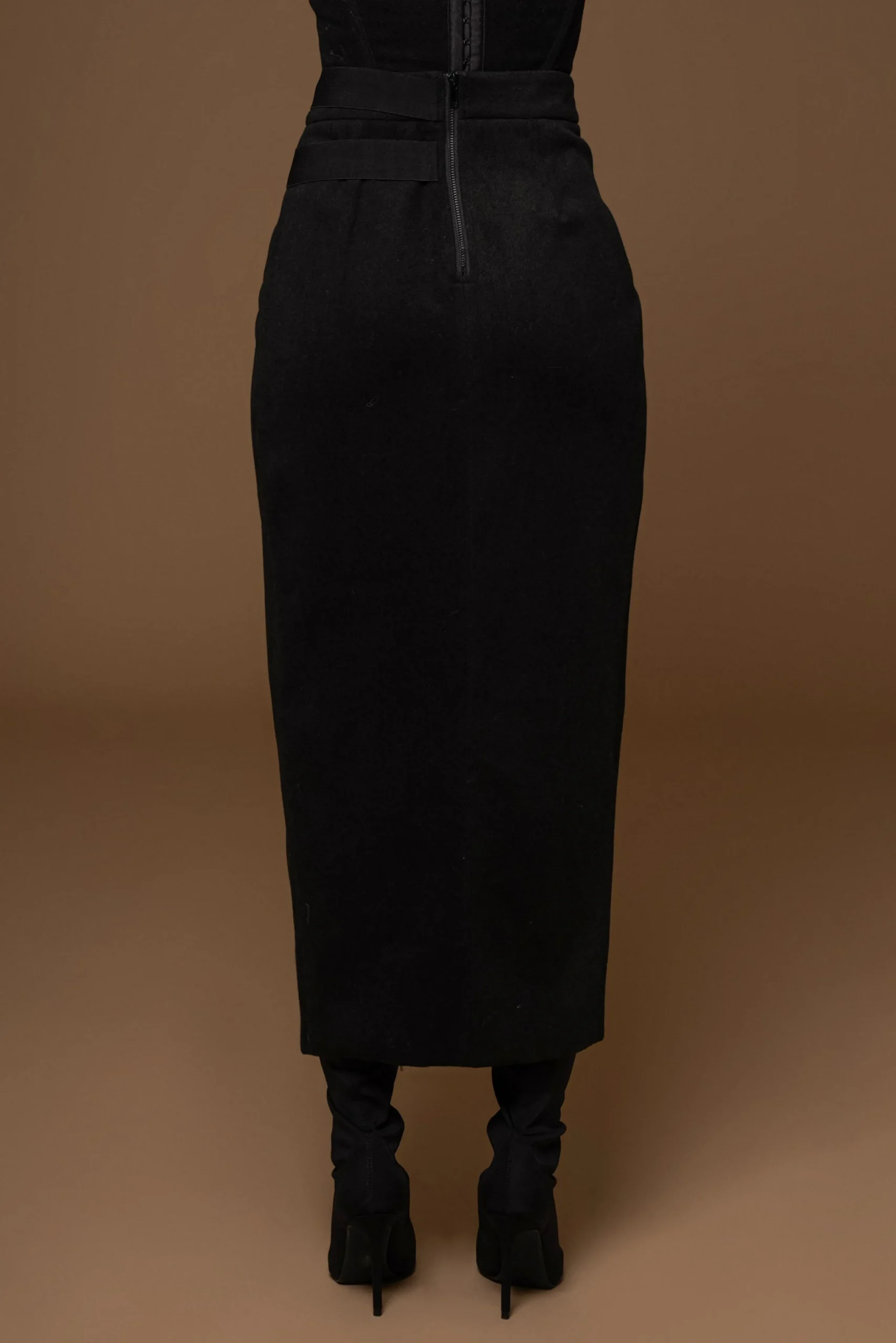 black_gisele_slit_skirt_21.webp JLUXLABEL Black Gisele Slit Skirt