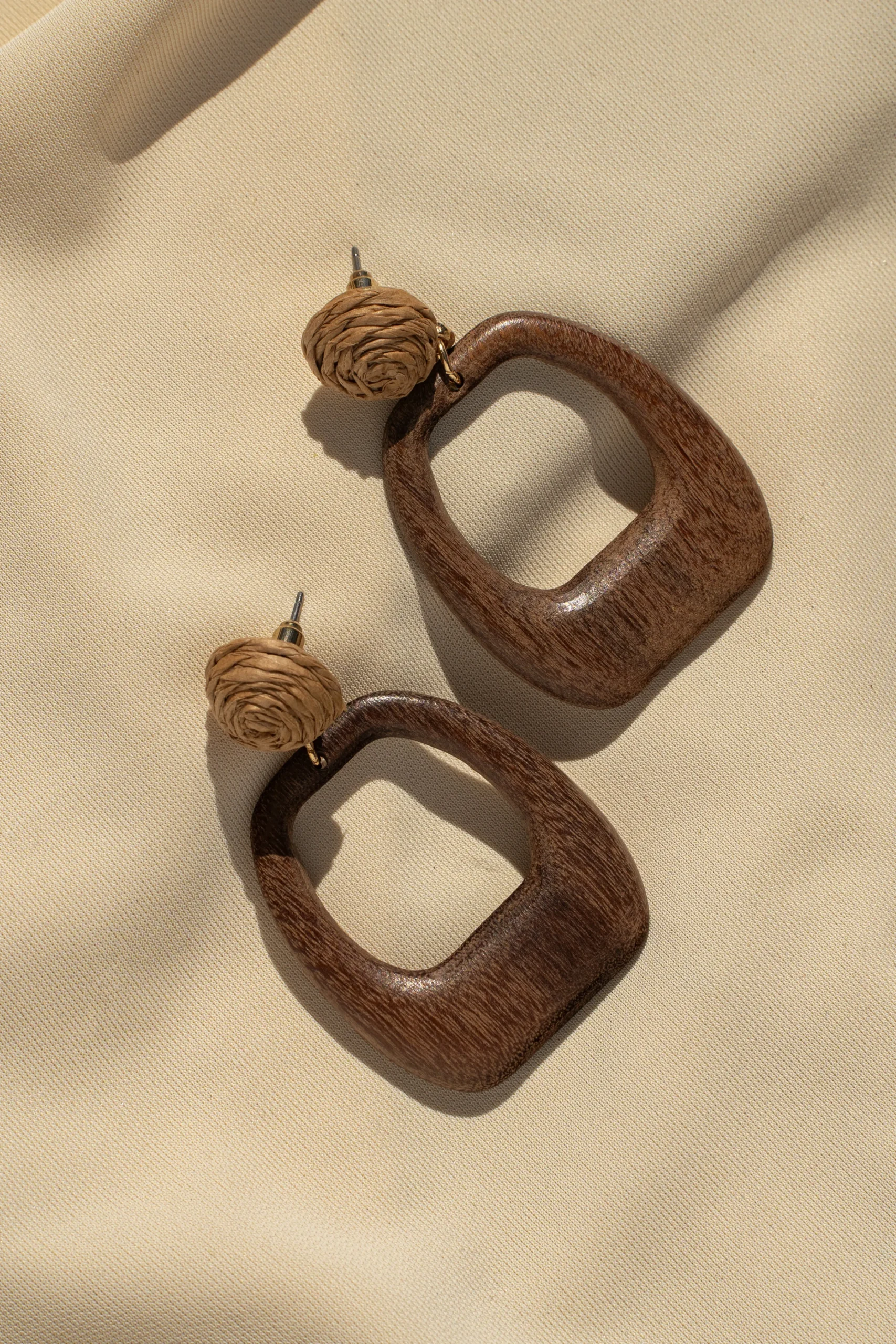 brown_cove_wooden_earring_1.webp JLUXLABEL Brown Cove Wooden Earrings