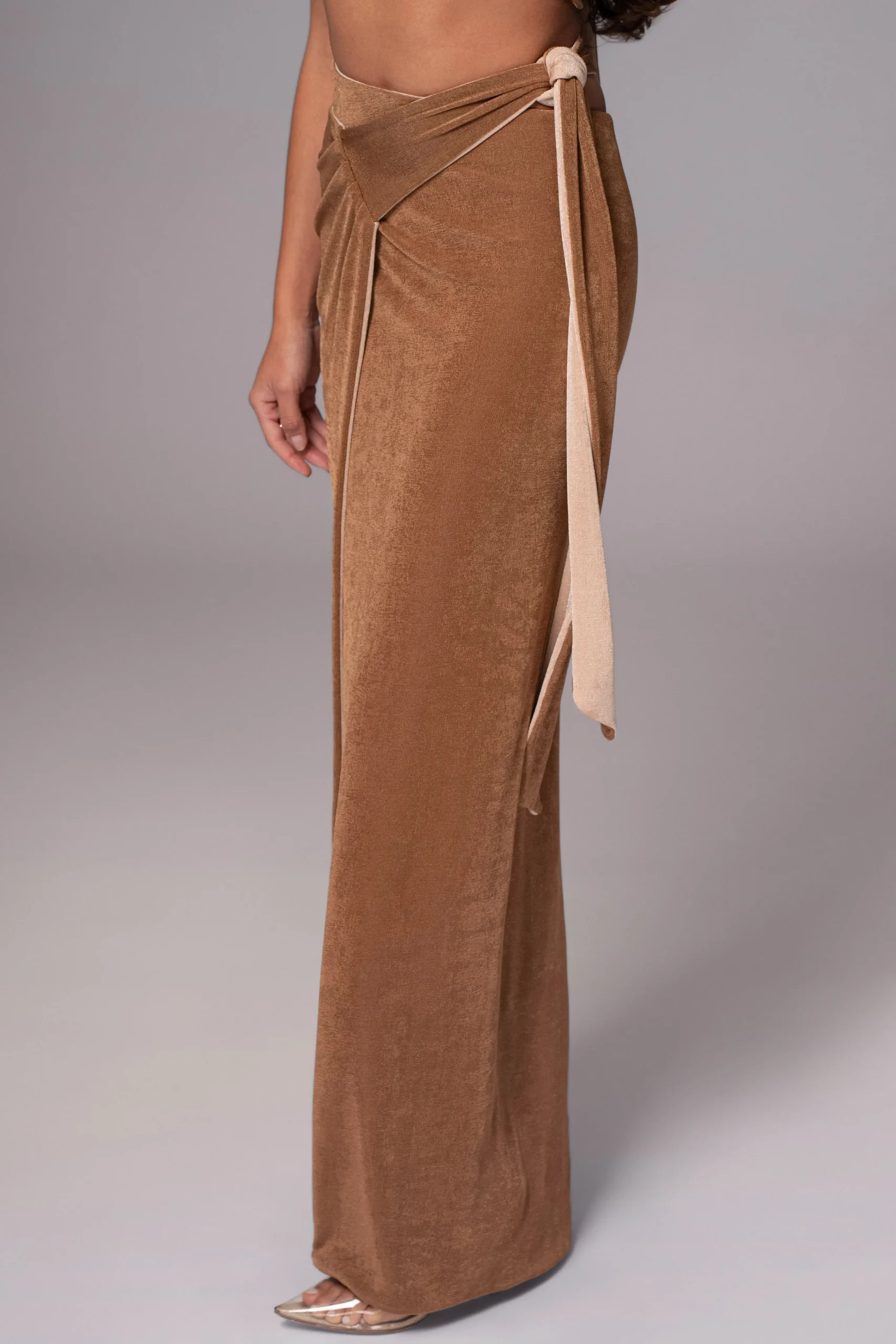 brownbeige_venus_reversib_22.webp JLUXLABEL Brown/Beige Venus Reversible Skirt Set