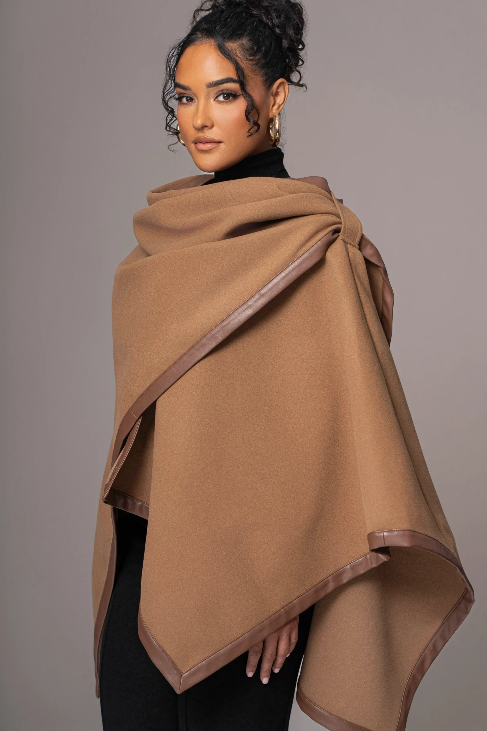 camel_felt_and_faux_leath_8.webp JLUXLABEL Camel Felt And Faux Leather Shawl