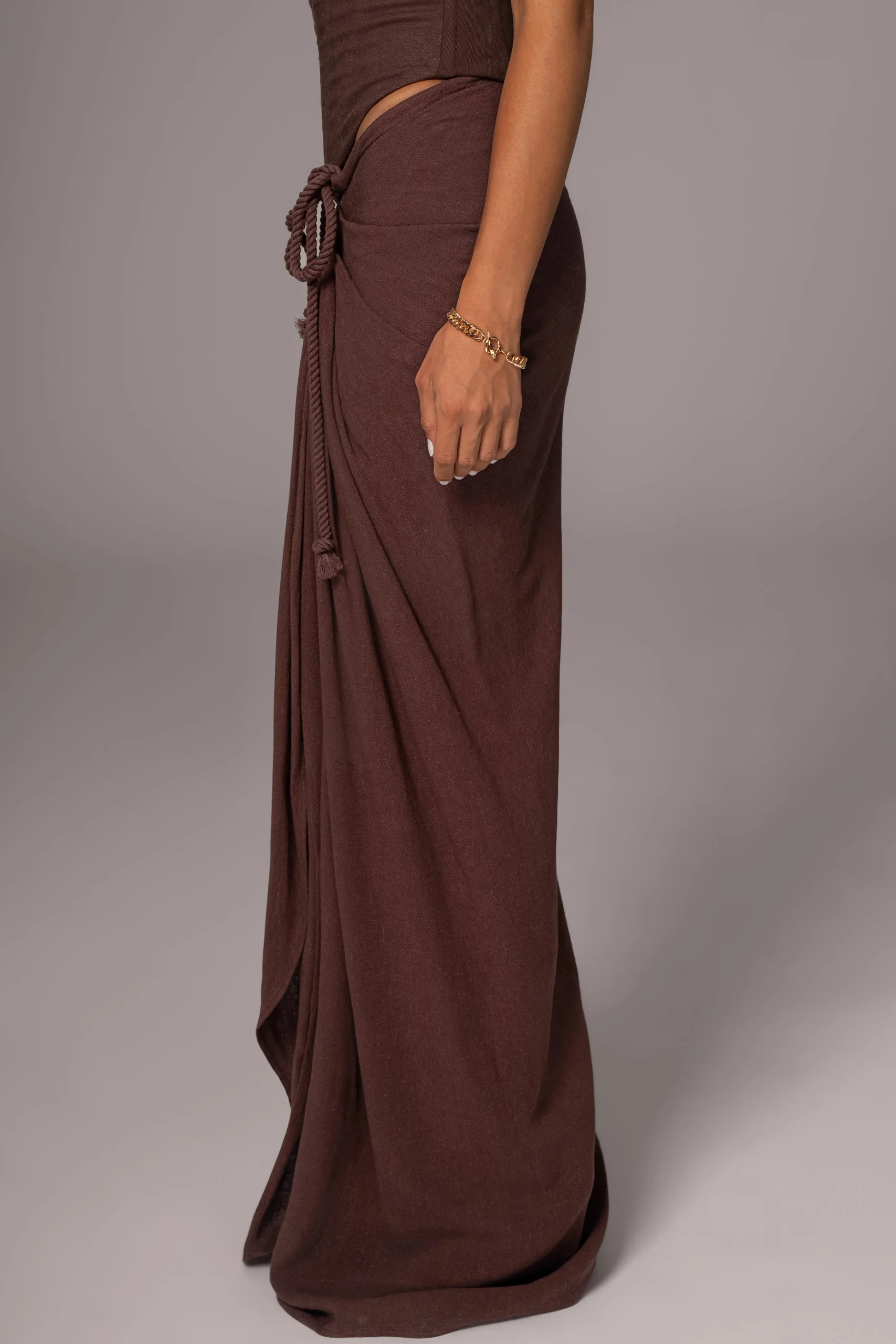 chocolate_noelia_linen_sl_5.webp JLUXLABEL Chocolate Noelia Linen Slit Skirt