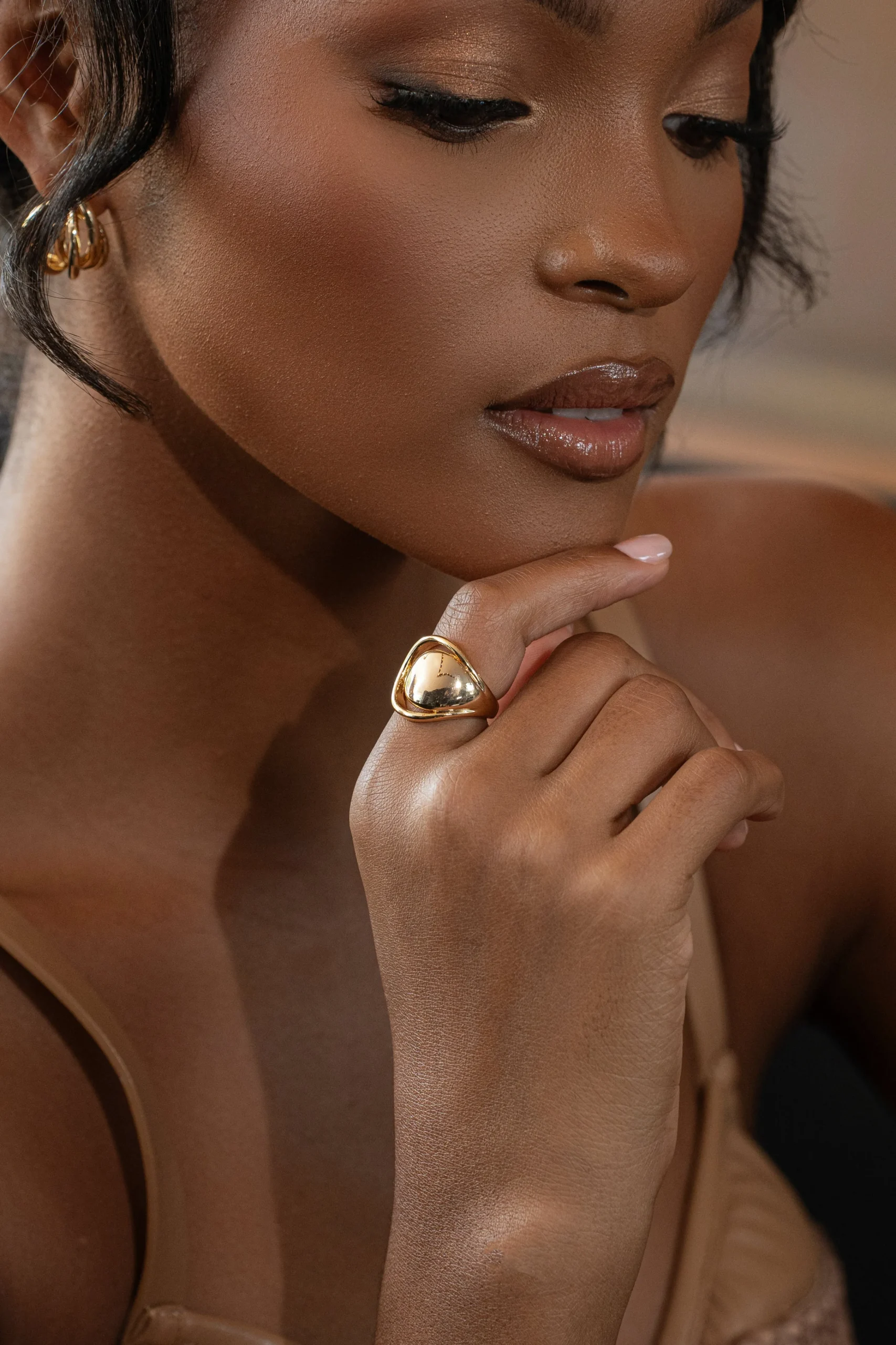 gold_crossover_ring_0.webp JLUXLABEL Gold Crossover Ring