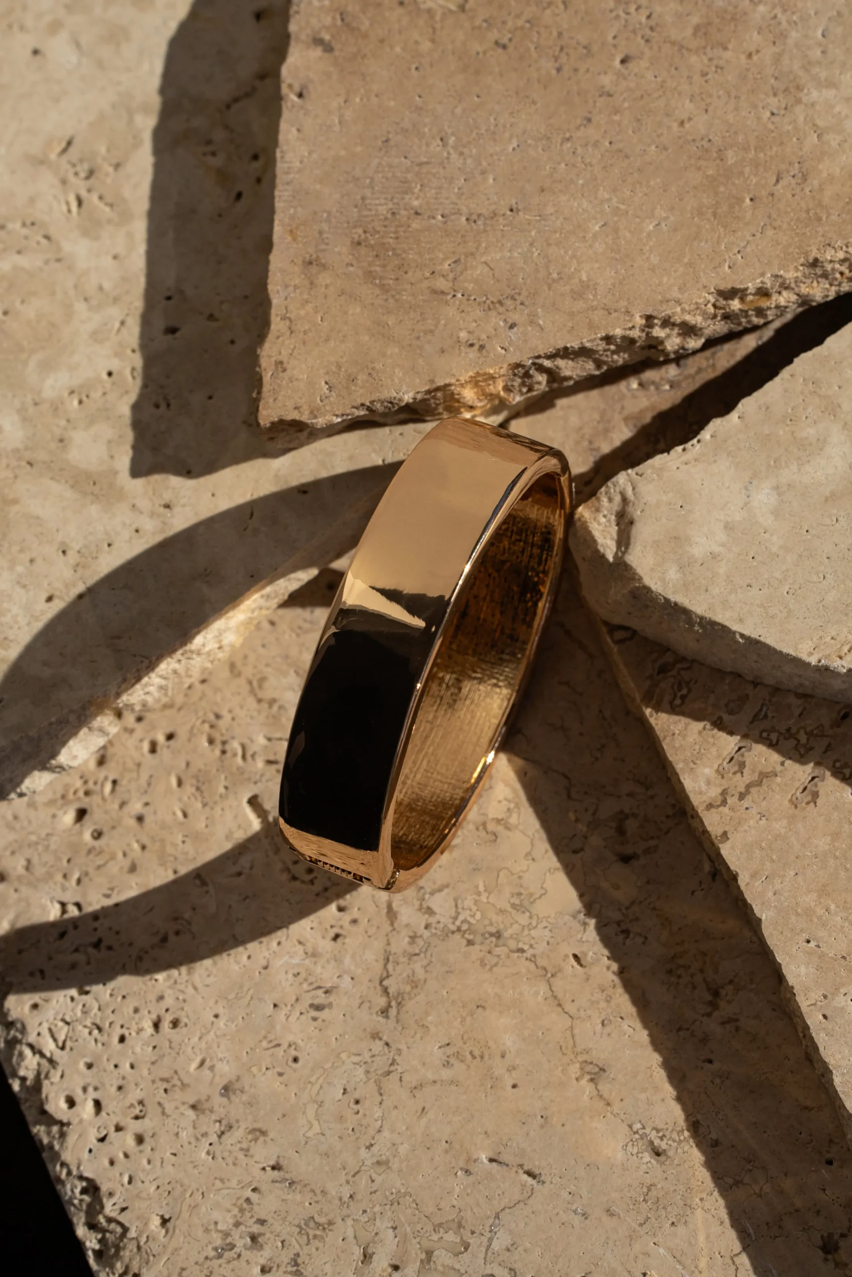 gold_danya_hinge_bracelet_0.webp JLUXLABEL Gold Danya Hinge Bracelet