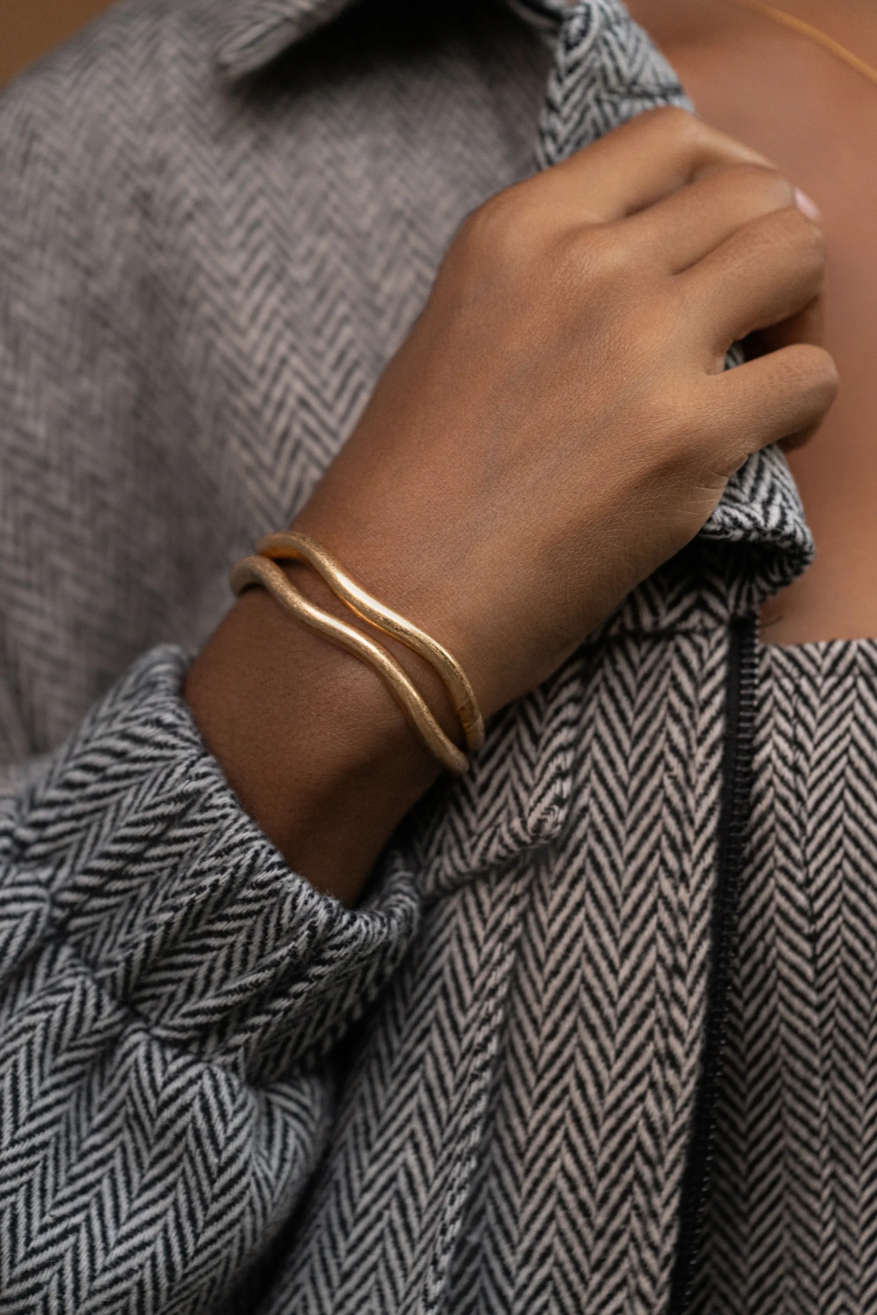 gold_matte_cuff_bracelet_0.webp JLUXLABEL Gold Matte Cuff Bracelet