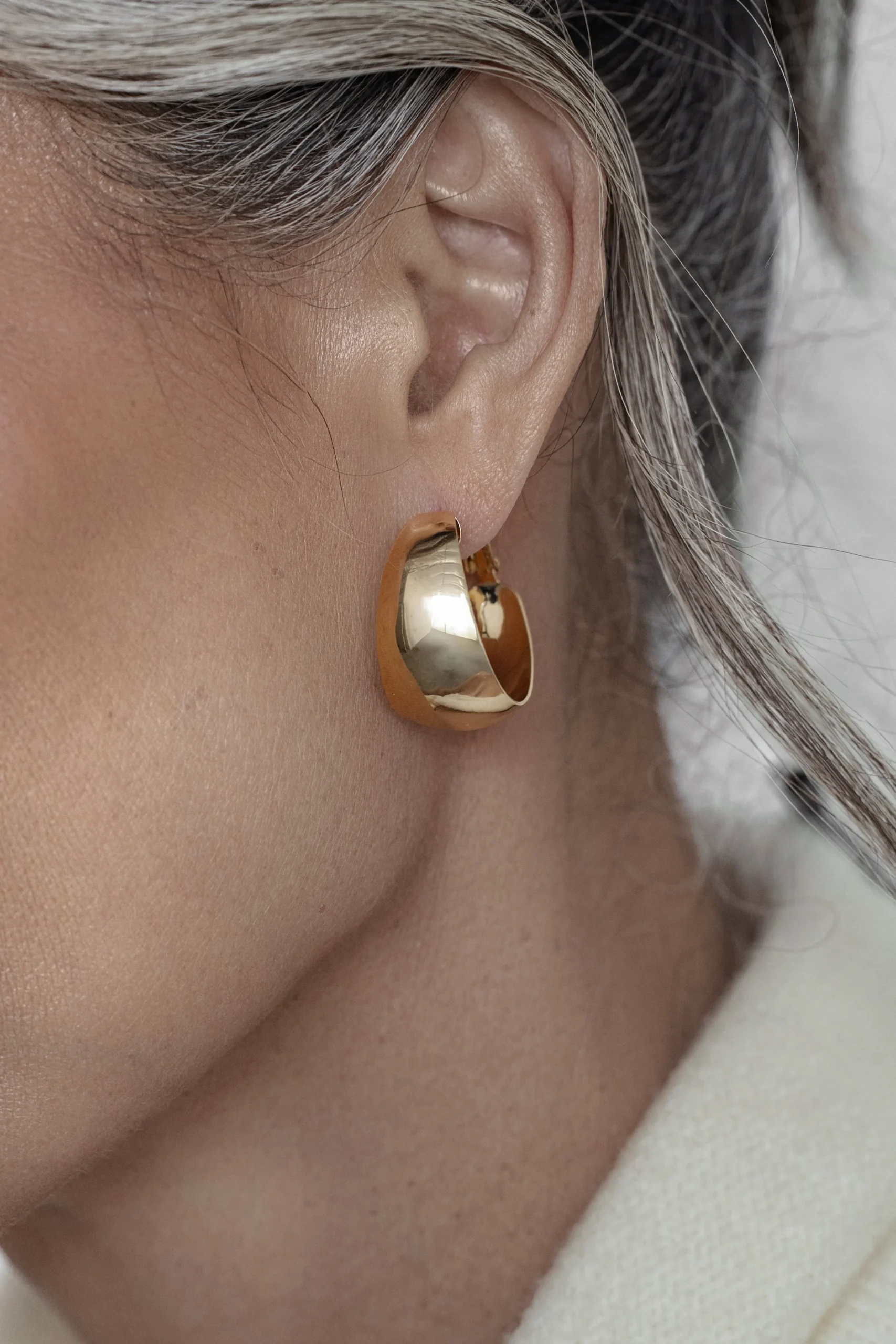 gold_natti_earrings_set_4.webp JLUXLABEL Gold Natti Earrings Set