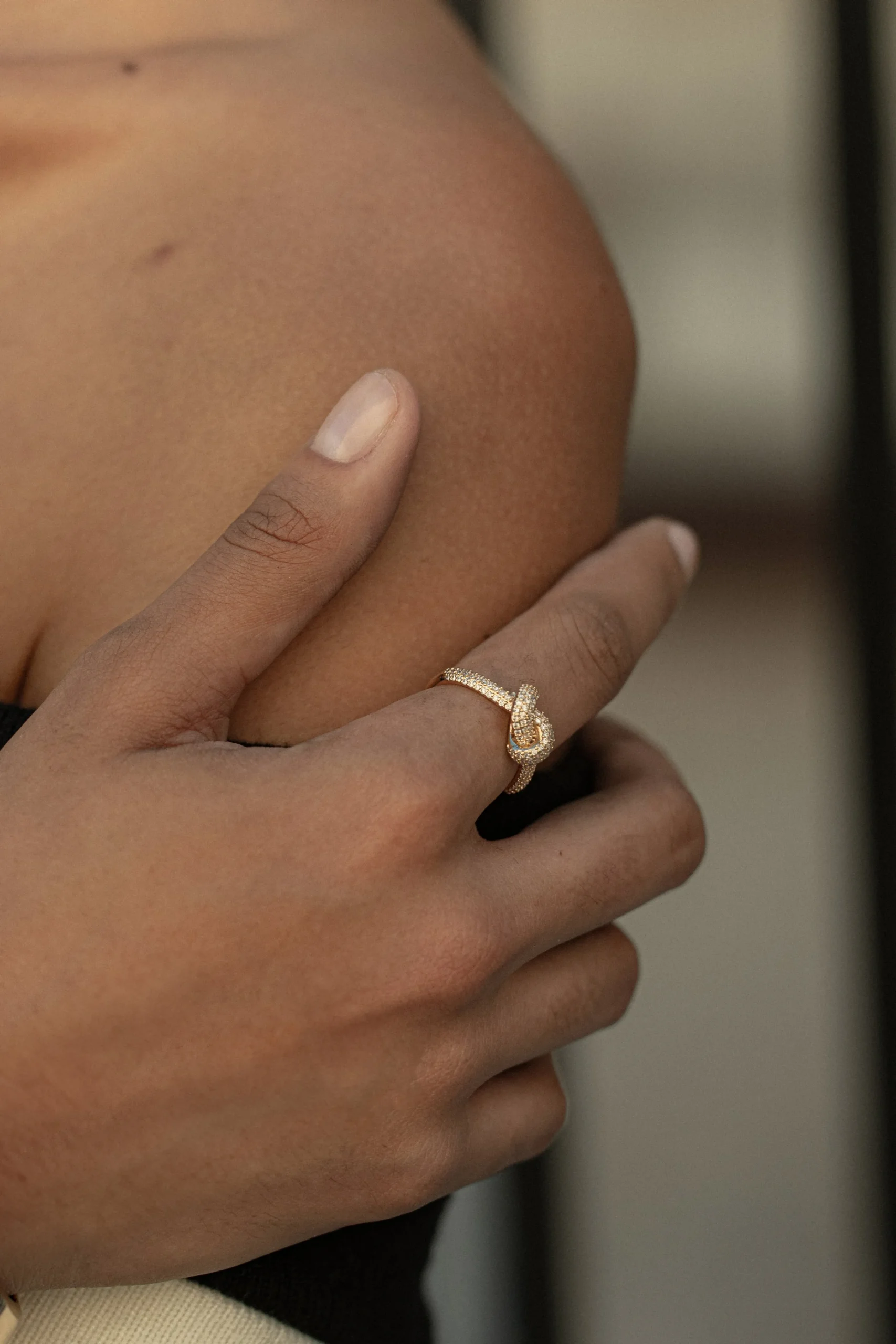 gold_reo_paved_ring_1.webp JLUXLABEL Gold Reo Paved Ring