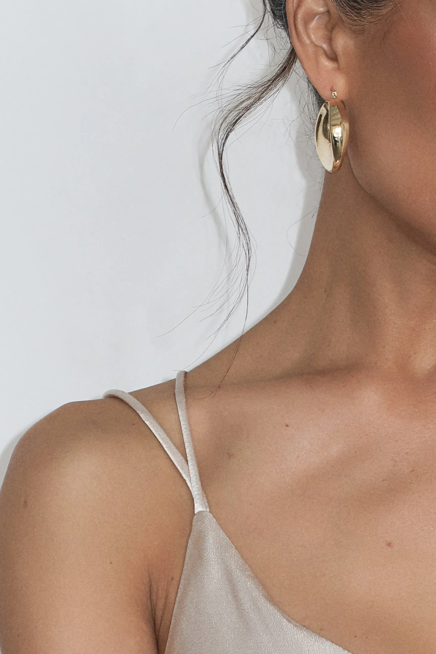 gold_royal_huggie_hoop_ea_5.webp JLUXLABEL Gold Royal Huggie Hoop Earrings