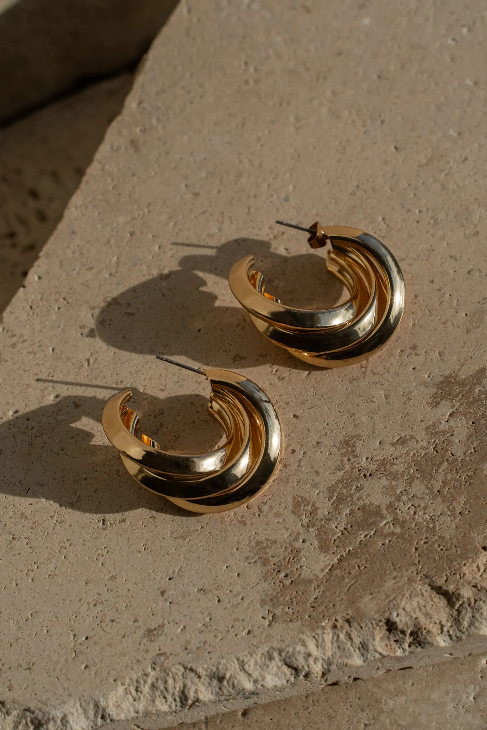 gold_swirl_open_hoop_earr_0.webp JLUXLABEL Gold Swirl Open Hoop Earring