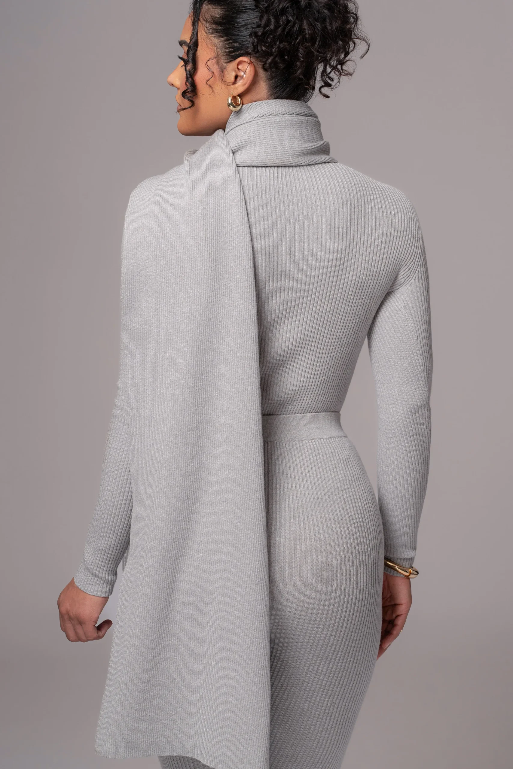 heather_grey_cardinal_ess_8.webp JLUXLABEL Heather Grey Cardinal Essential Knit Scarf