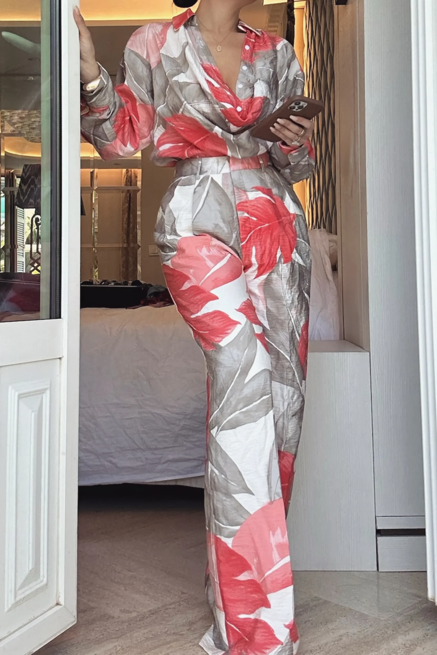 ivory_palm_print_drew_cri_0.webp JLUXLABEL Ivory Palm Print Drew Crinkled Trousers