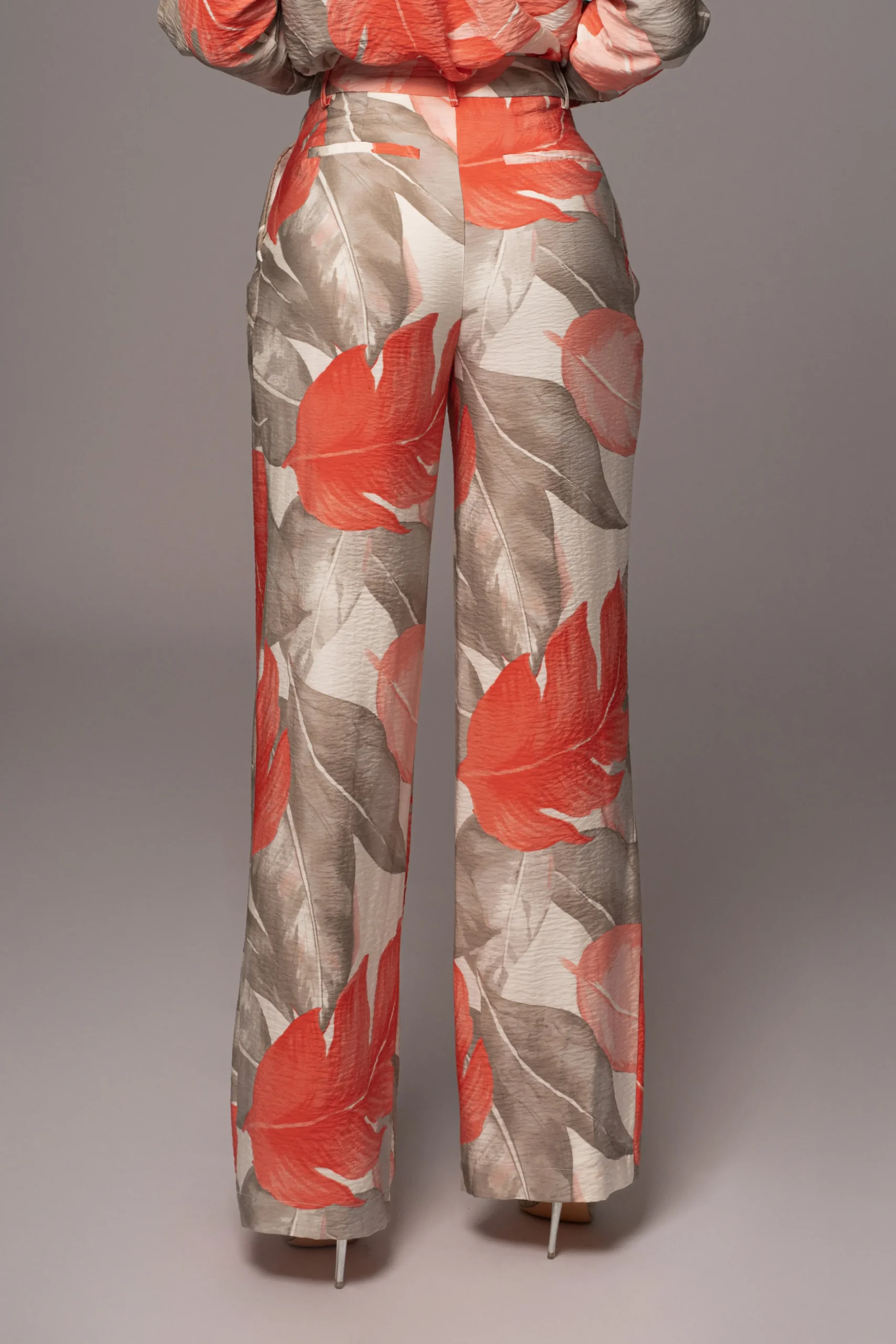 ivory_palm_print_drew_cri_10.webp JLUXLABEL Ivory Palm Print Drew Crinkled Trousers