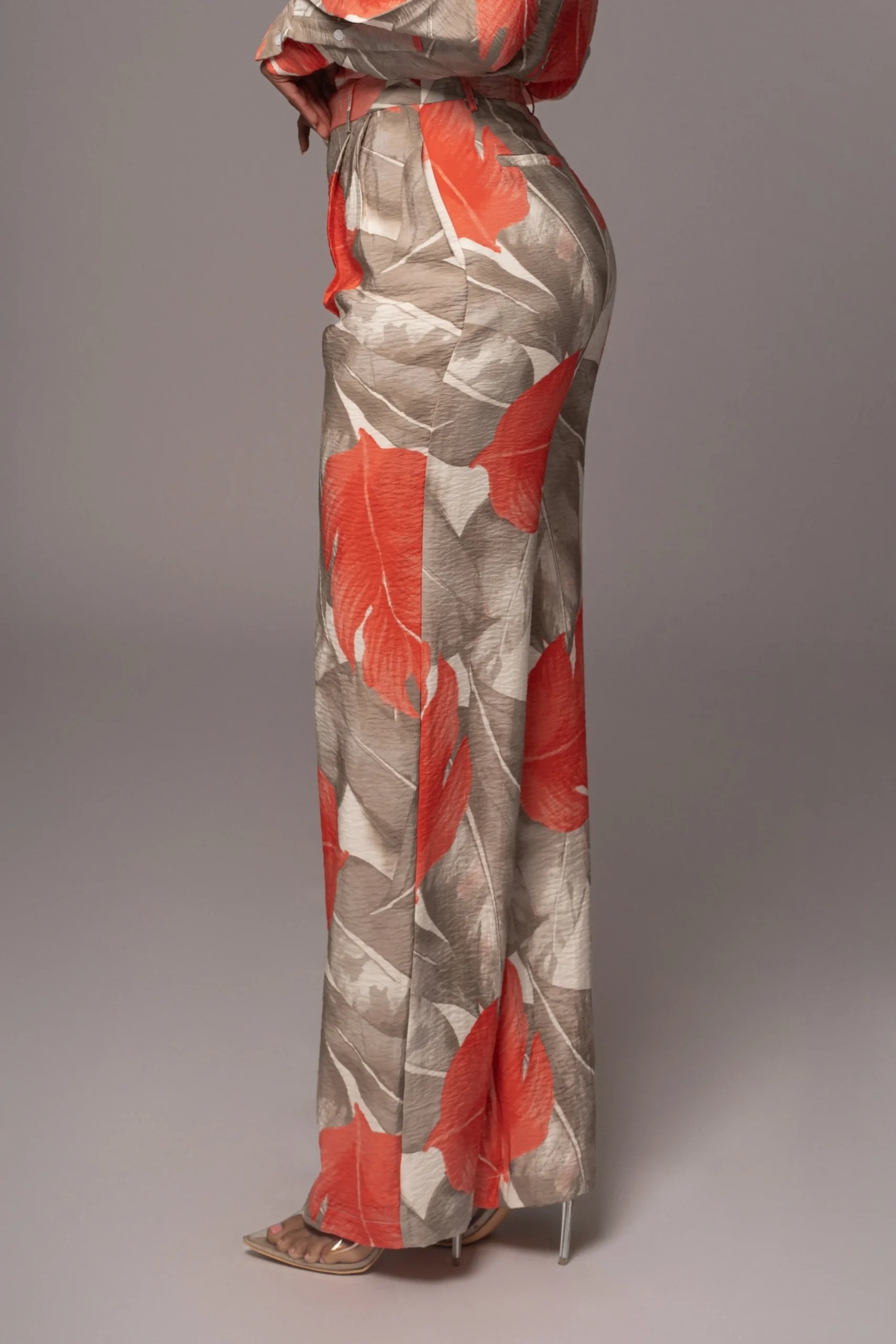 ivory_palm_print_drew_cri_7.webp JLUXLABEL Ivory Palm Print Drew Crinkled Trousers