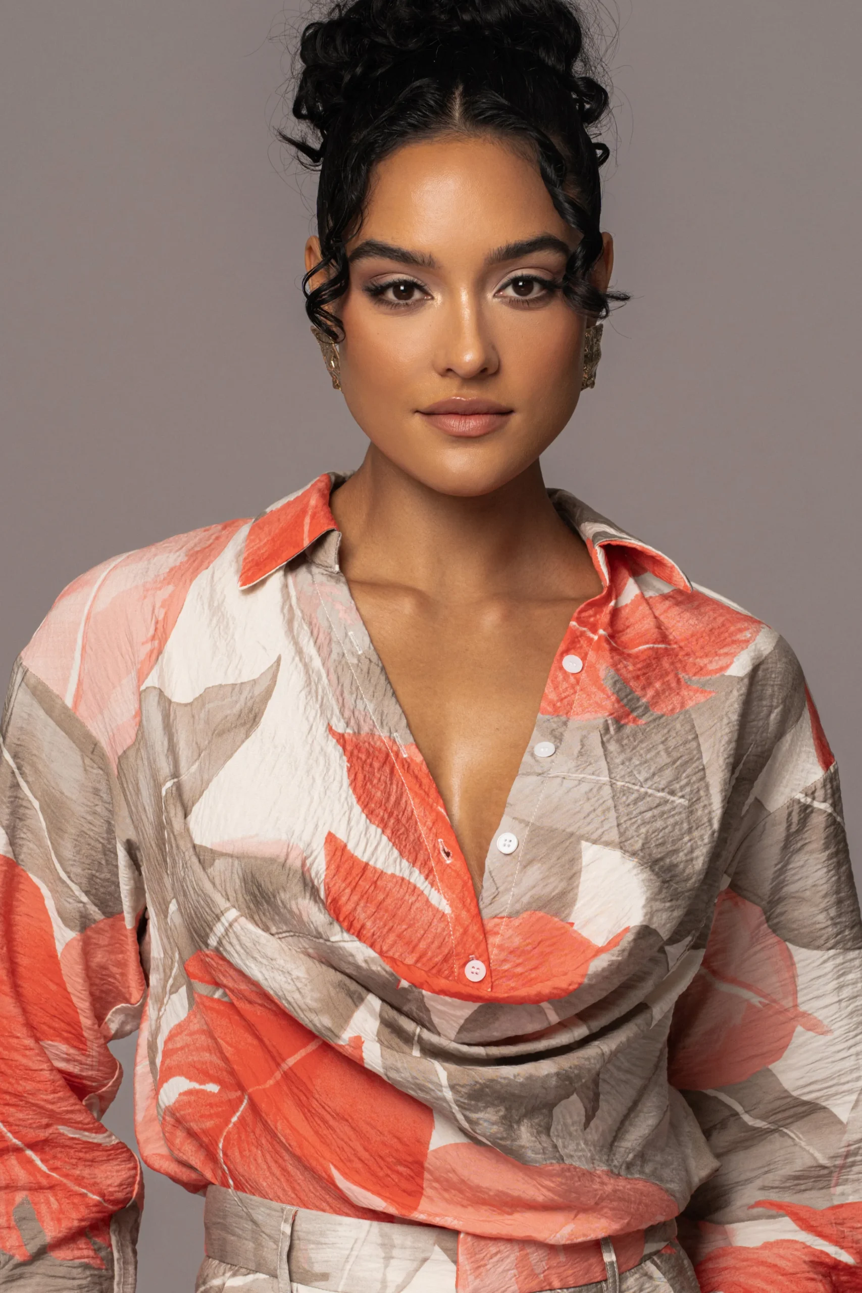 ivory_palm_print_greta_co_5.webp JLUXLABEL Ivory Palm Print Greta Collared Top