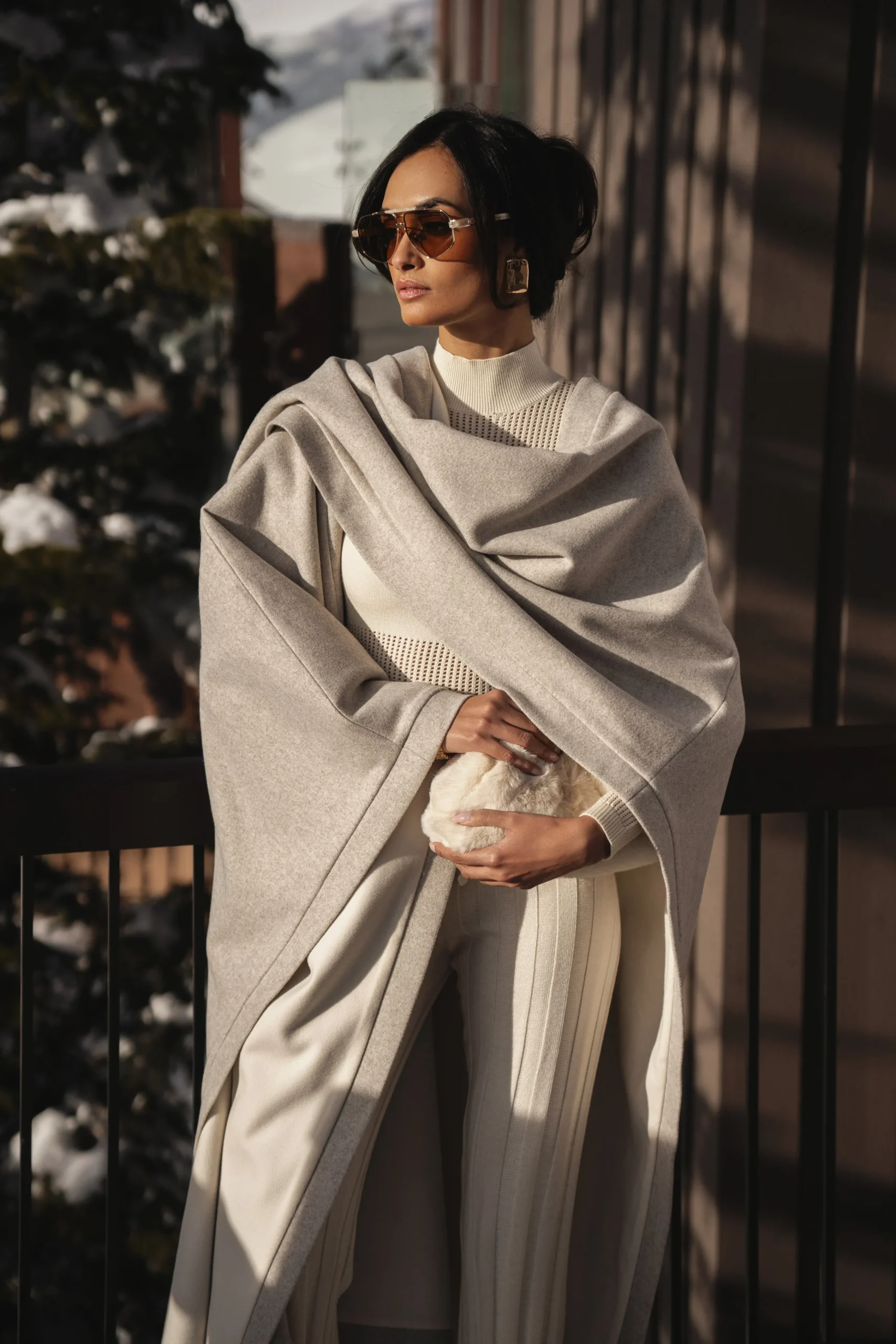 ivory_park_city_reversibl_0.webp JLUXLABEL Ivory Park City Reversible Shawl