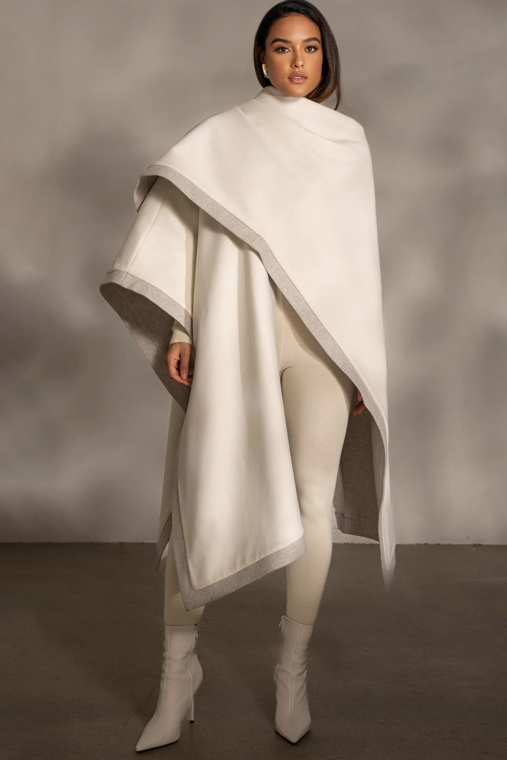 ivory_park_city_reversibl_1.webp JLUXLABEL Ivory Park City Reversible Shawl