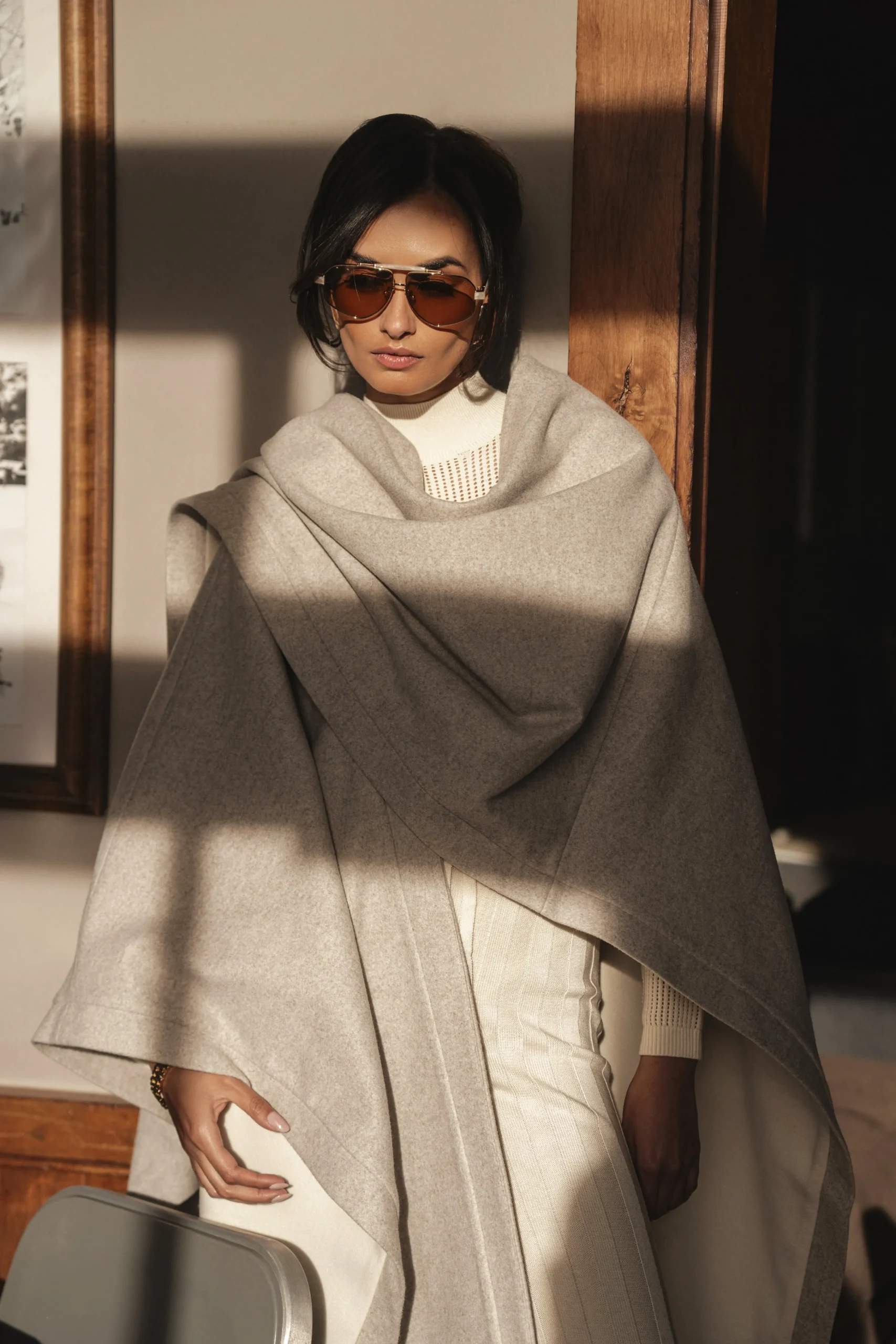 ivory_park_city_reversibl_2.webp JLUXLABEL Ivory Park City Reversible Shawl