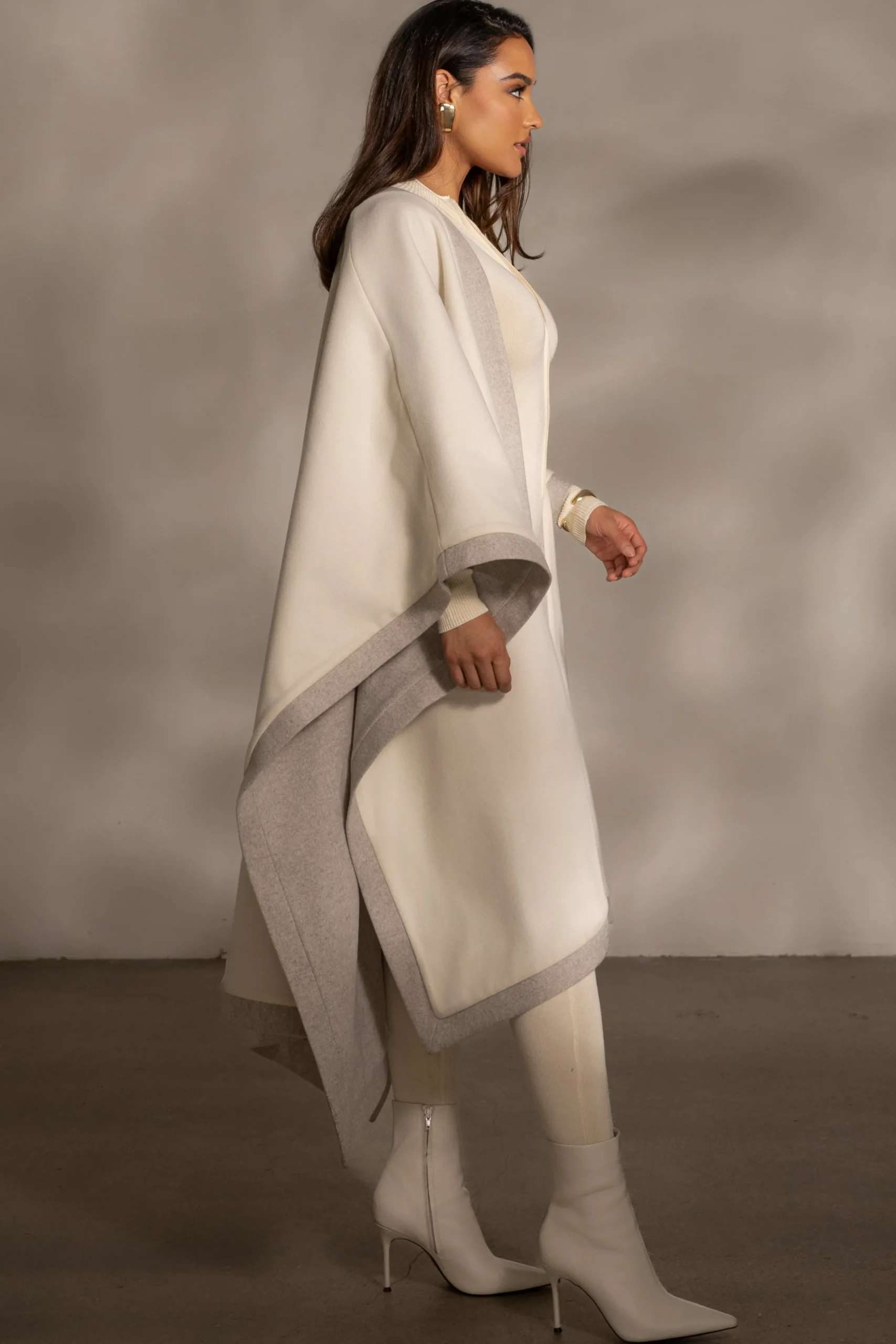 ivory_park_city_reversibl_31.webp JLUXLABEL Ivory Park City Reversible Shawl