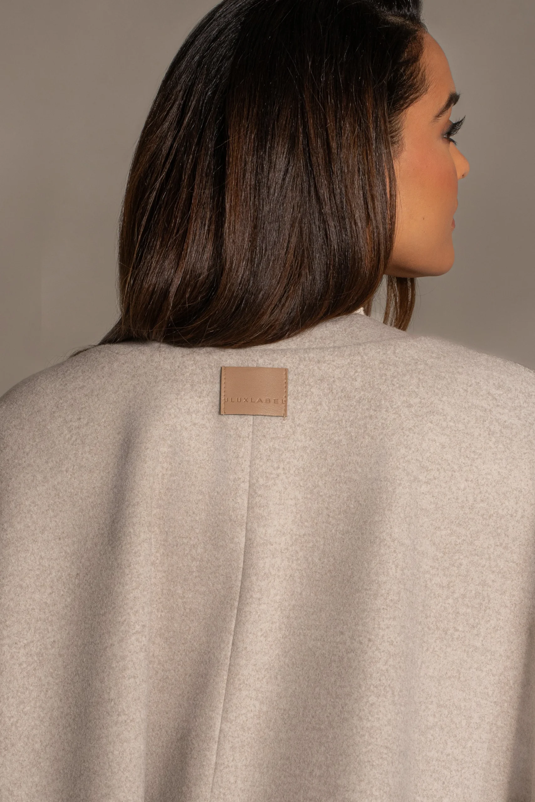 ivory_park_city_reversibl_32.webp JLUXLABEL Ivory Park City Reversible Shawl