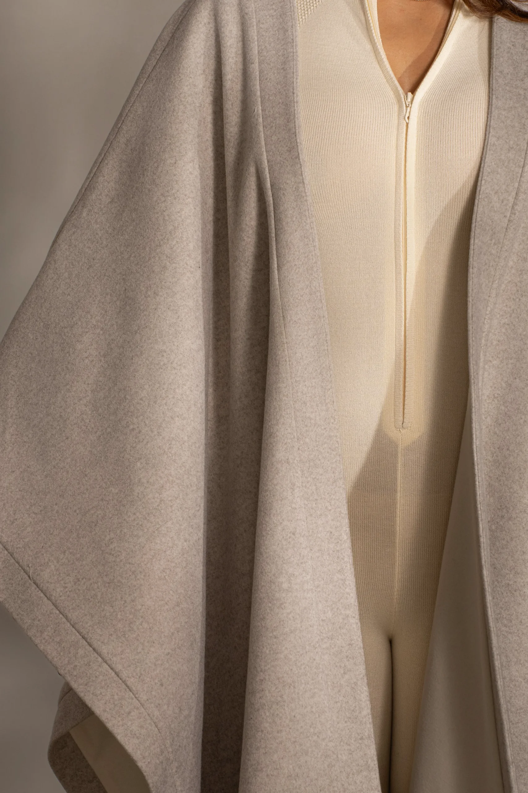 ivory_park_city_reversibl_34.webp JLUXLABEL Ivory Park City Reversible Shawl