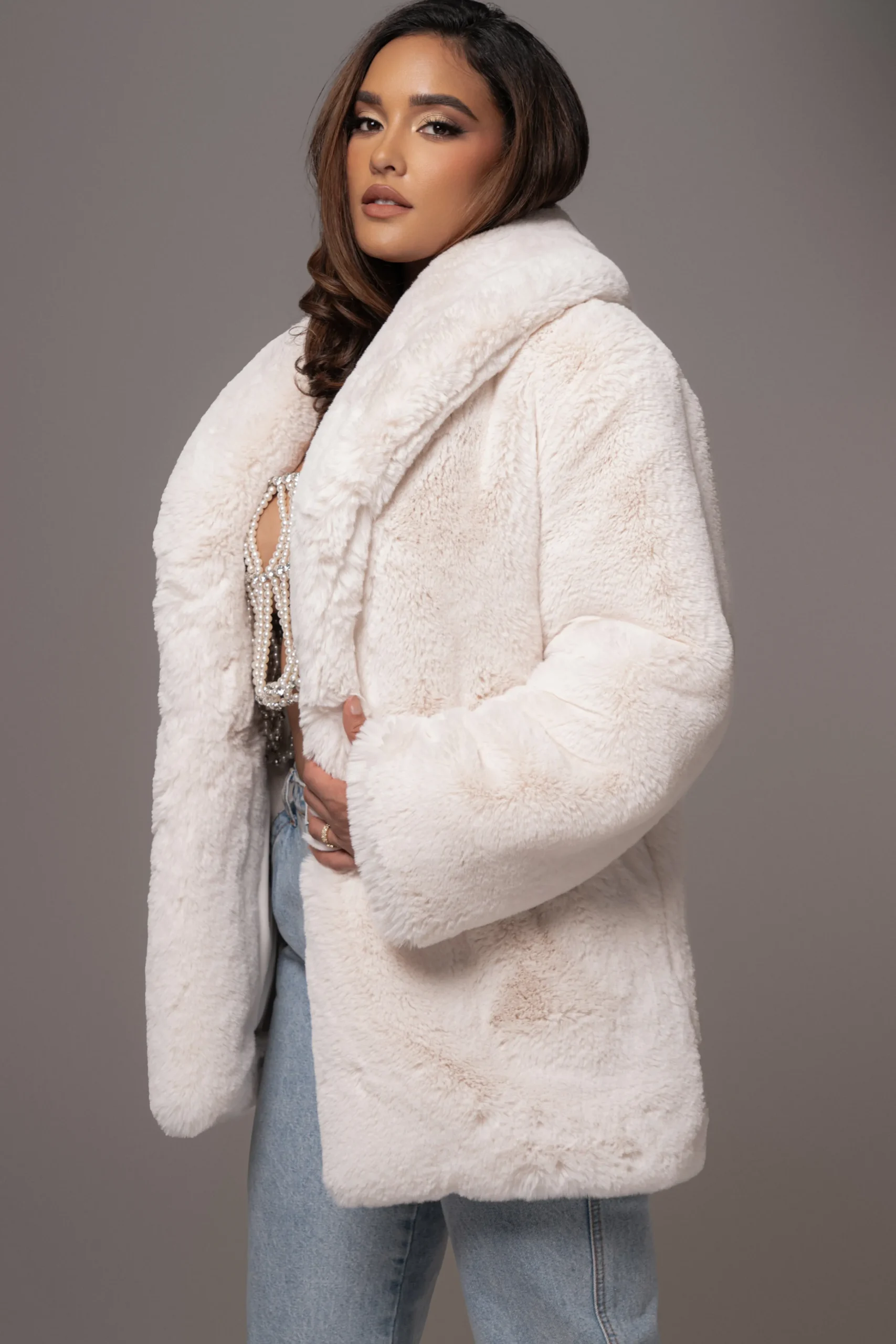 ivory_refined_faux_fur_ov_12.webp JLUXLABEL Ivory Refined Faux Fur Oversized Coat