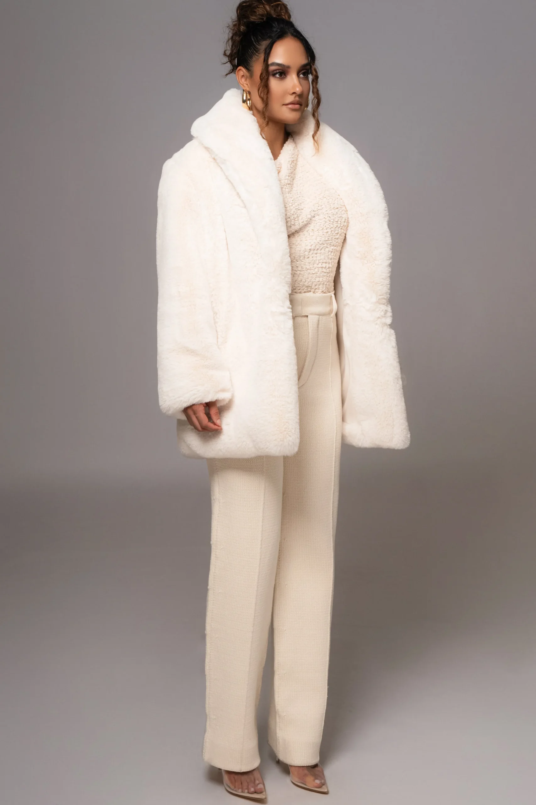 ivory_refined_faux_fur_ov_13.webp JLUXLABEL Ivory Refined Faux Fur Oversized Coat