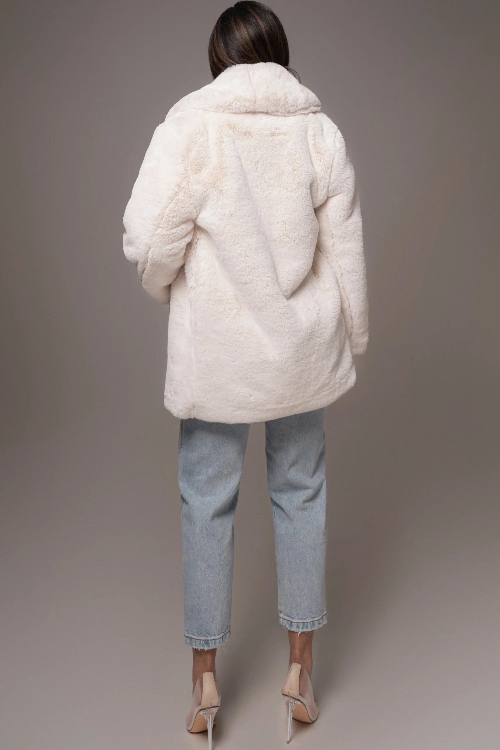 ivory_refined_faux_fur_ov_16.webp JLUXLABEL Ivory Refined Faux Fur Oversized Coat