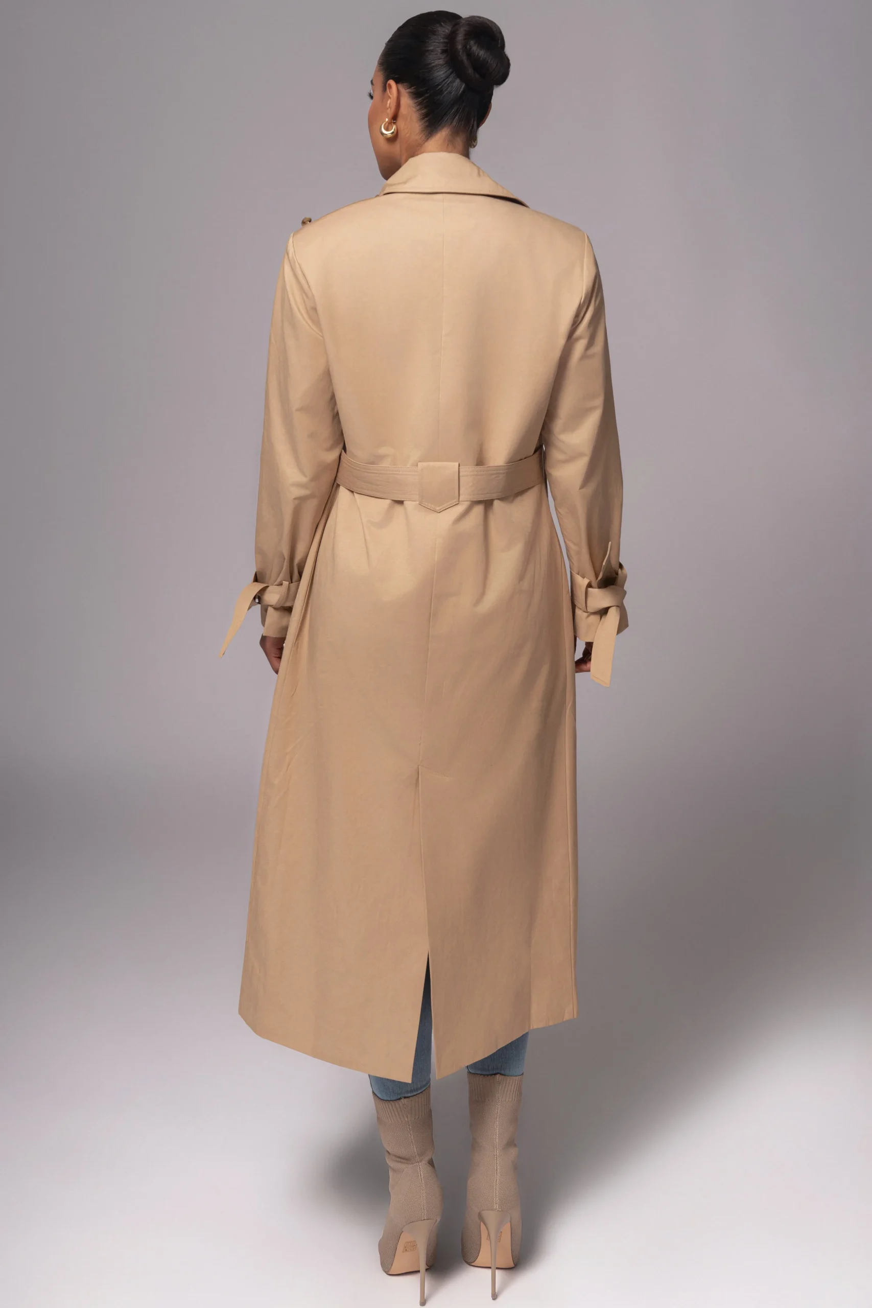 khaki_the_classic_trench__16.webp JLUXLABEL Khaki The Classic Trench Coat
