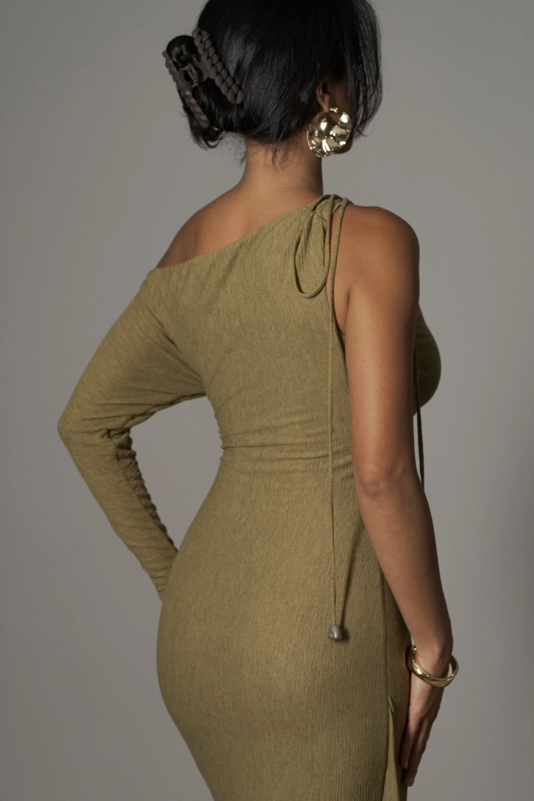 moss_odelia_crinkled_maxi_6.webp JLUXLABEL Moss Odelia Crinkled Maxi Dress