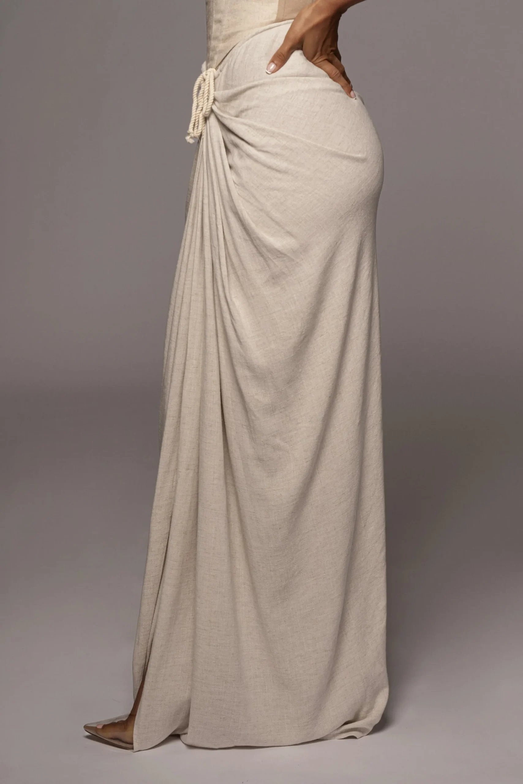 natural_noelia_linen_slit_12.webp JLUXLABEL Natural Noelia Linen Slit Skirt