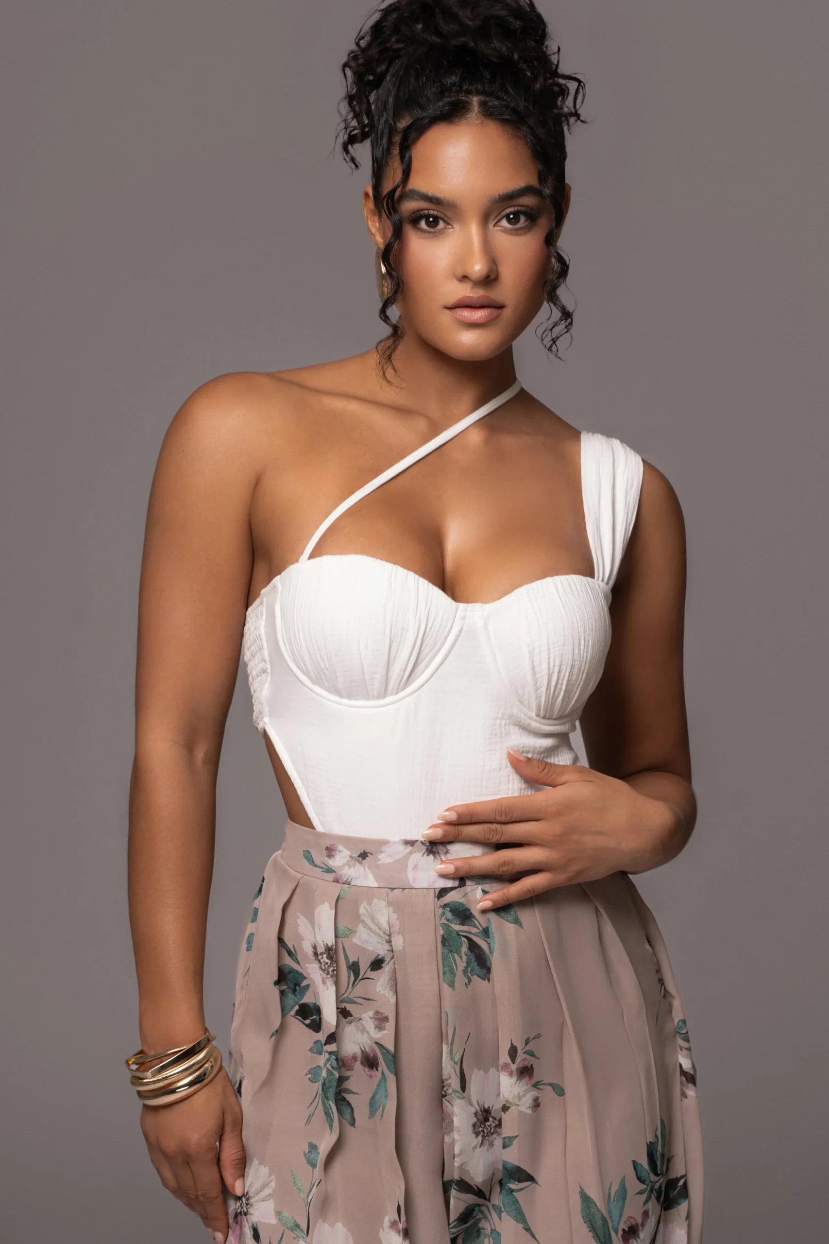 natural_scenic_oneshoulde_0.webp JLUXLABEL Natural Scenic One-Shoulder Linen Bodysuit