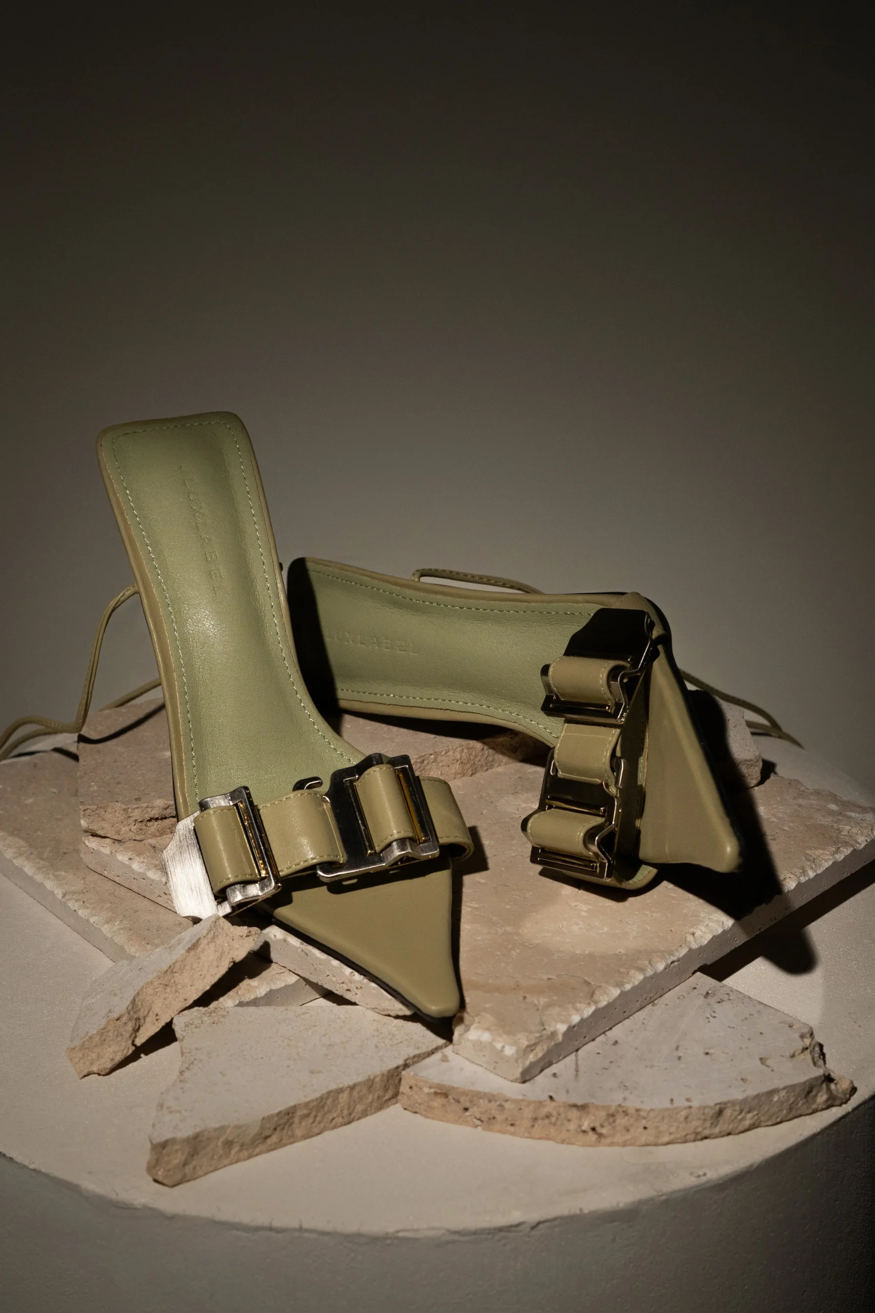 olive_regal_pointed_toe_h_0.webp JLUXLABEL Olive Regal Pointed Toe Heels