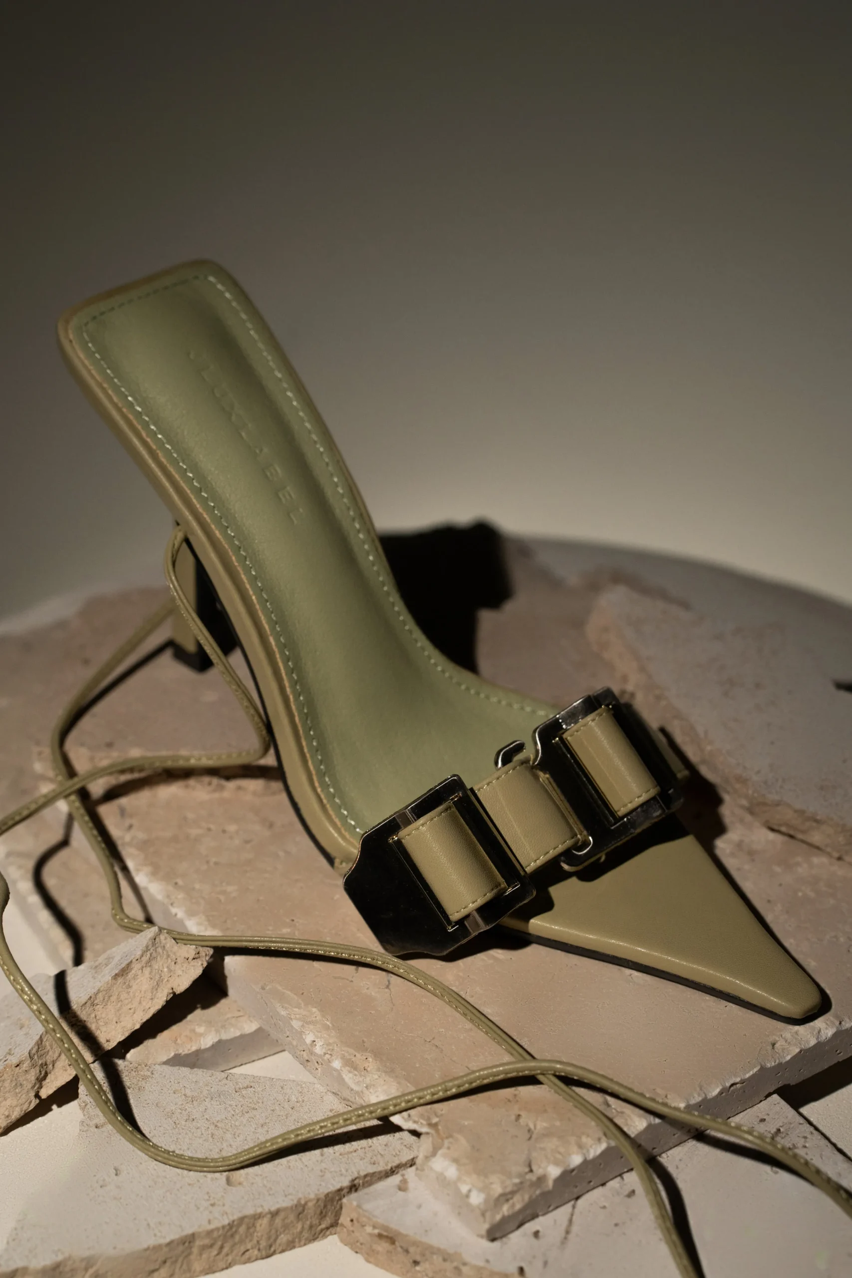 olive_regal_pointed_toe_h_1.webp JLUXLABEL Olive Regal Pointed Toe Heels