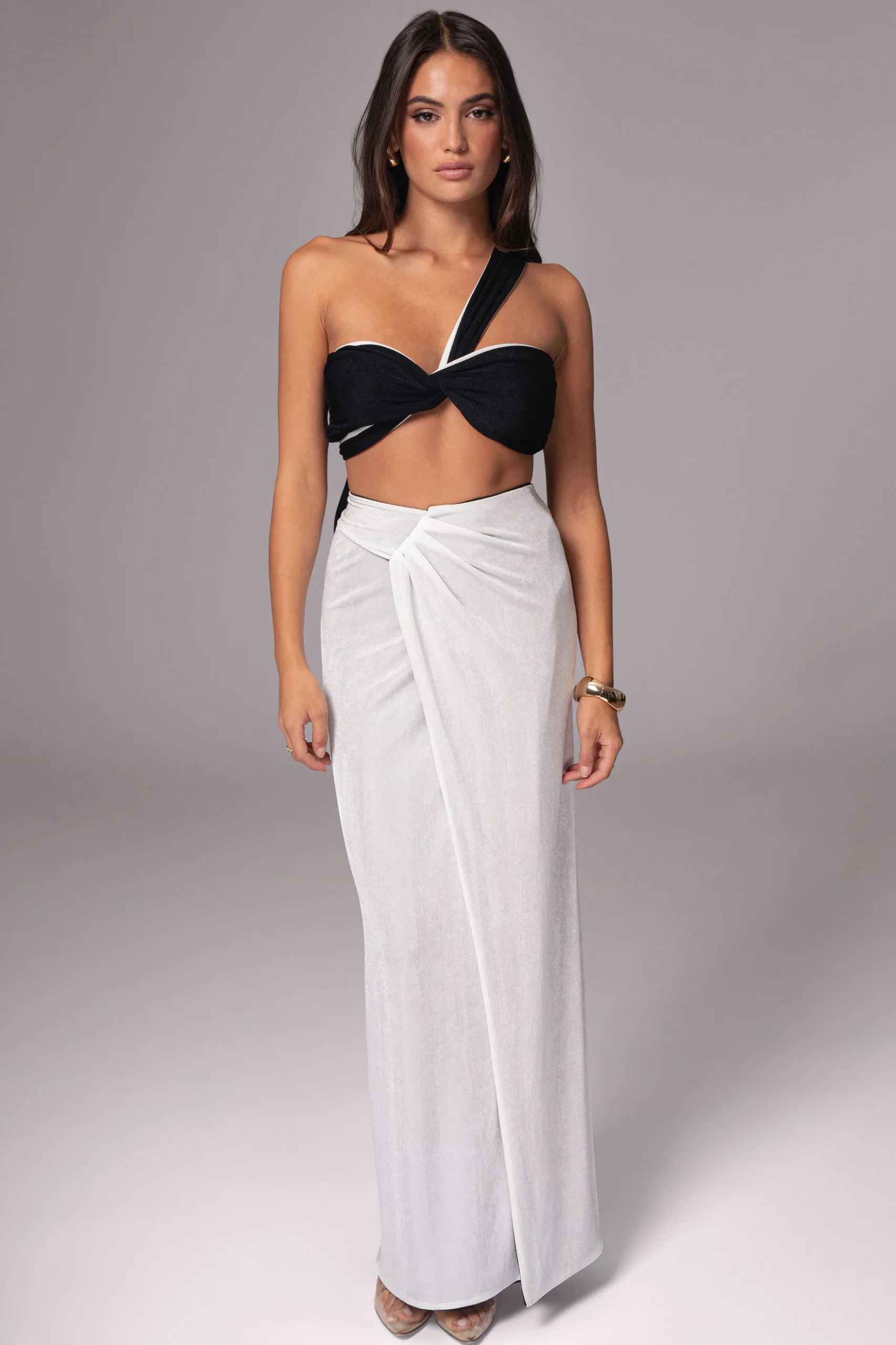 whiteblack_venus_reversib_11.webp JLUXLABEL White/Black Venus Reversible Skirt Set