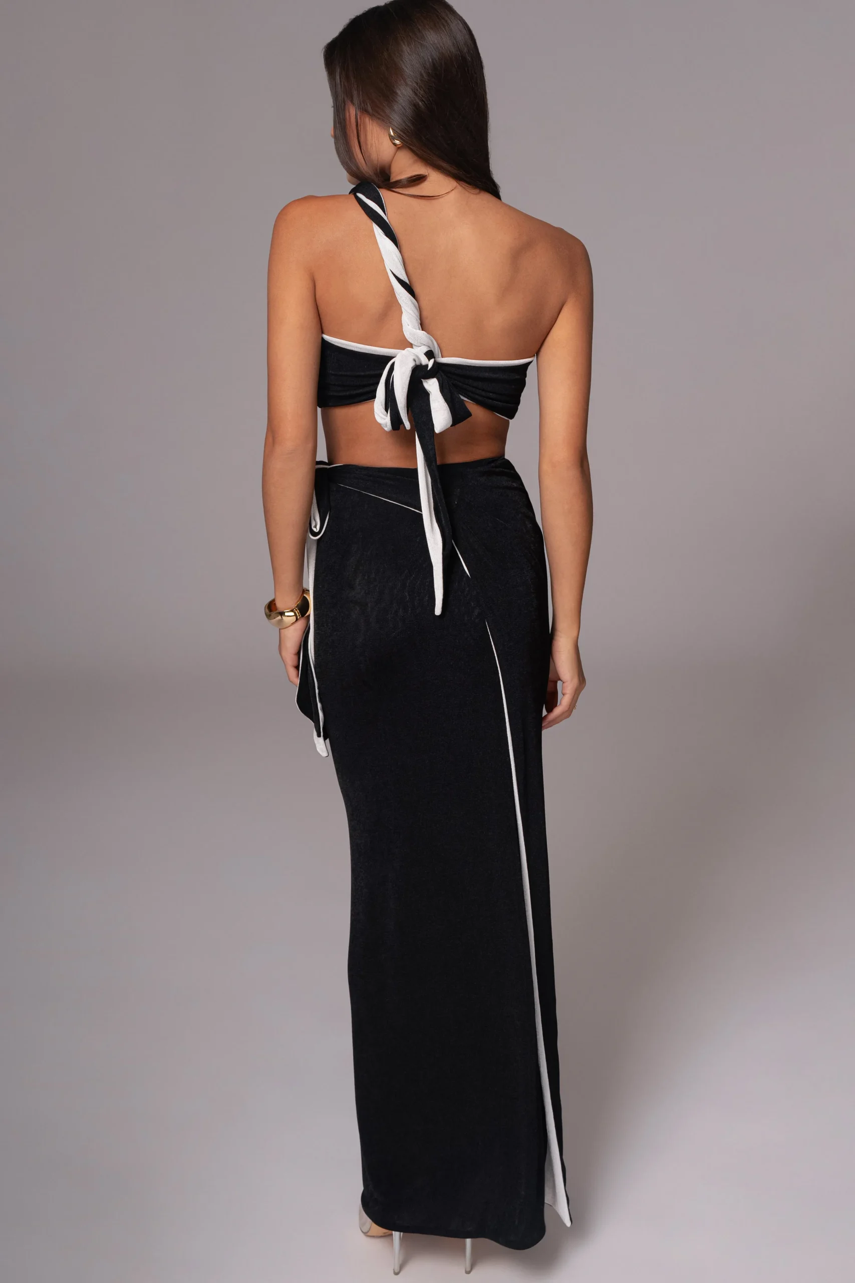whiteblack_venus_reversib_32.webp JLUXLABEL White/Black Venus Reversible Skirt Set