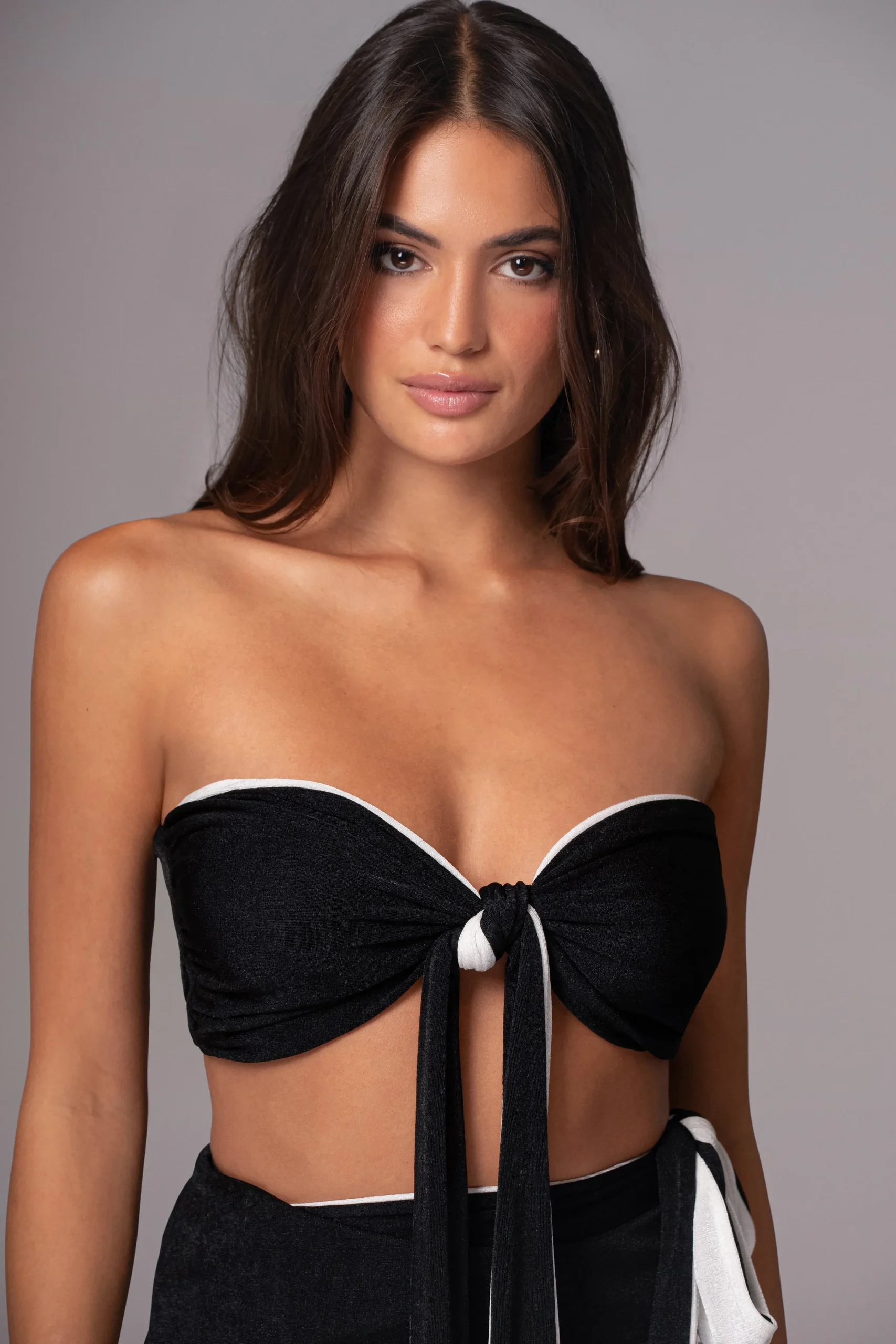 whiteblack_venus_reversib_7.webp JLUXLABEL White/Black Venus Reversible Skirt Set